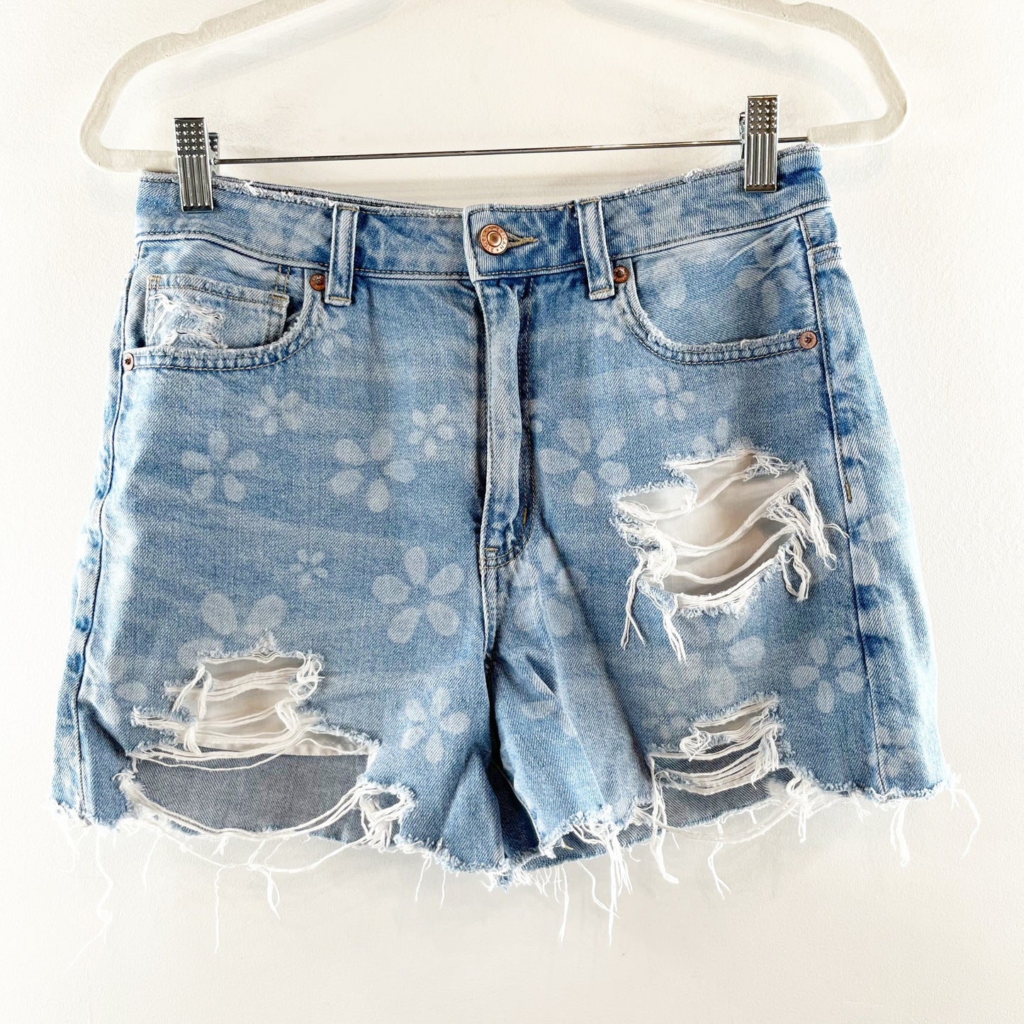 American Eagle Highest Rise Baggy Distressed Floral Cutoff Shorts Blue 6