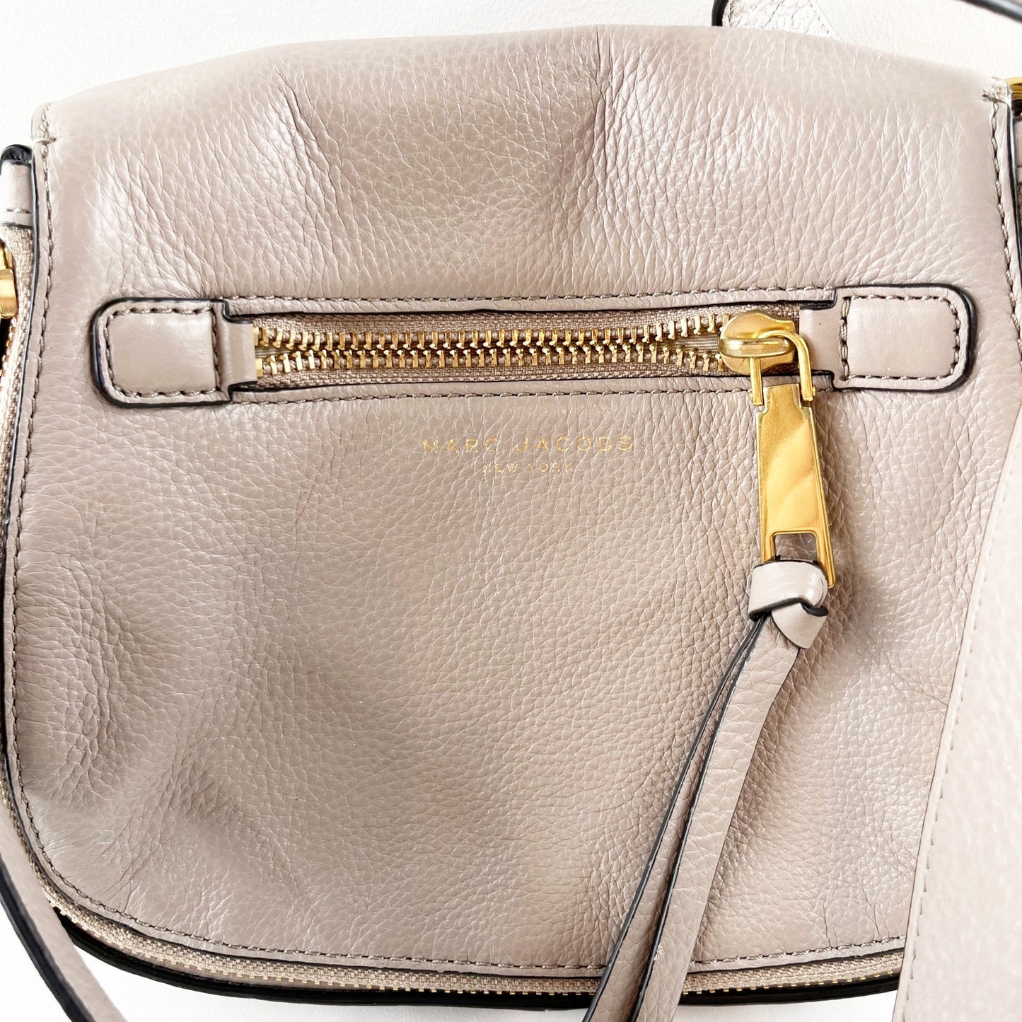Marc Jacobs Recruit Hammered Leather Flap Crossbody Saddle Bag Taupe Tan Beige