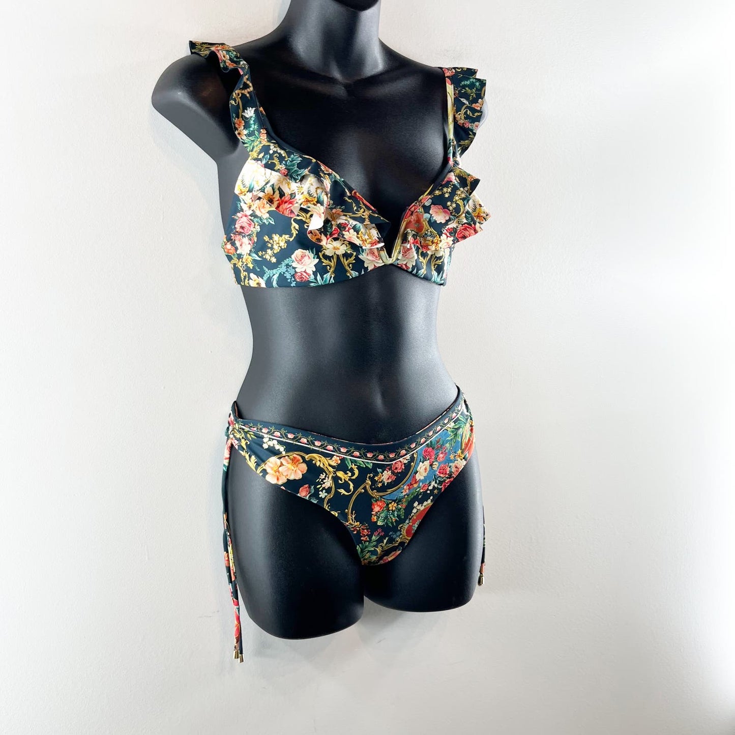 Agua Bendita Malena Sweetheart Ruffle Two Piece Floral Bikini Green Large