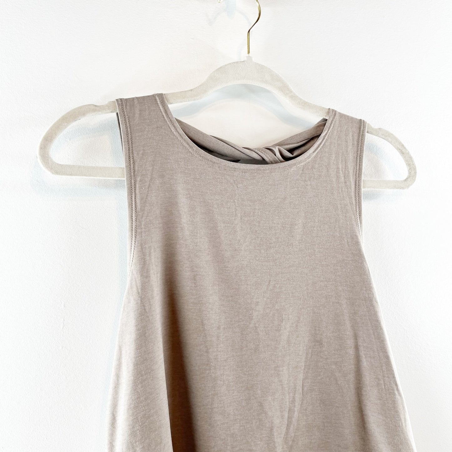 Beyond Yoga Featherweight Twist Cutout Back Aquarius Tank Top Birch Heather XS