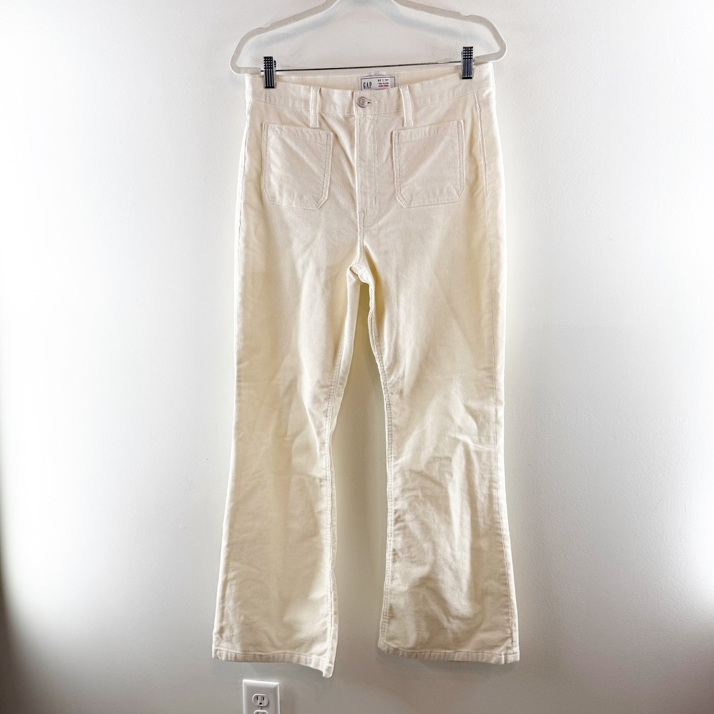 GAP 70s Flare High Rise Corduroy Patch Pocket Pants Cream 30 / 10