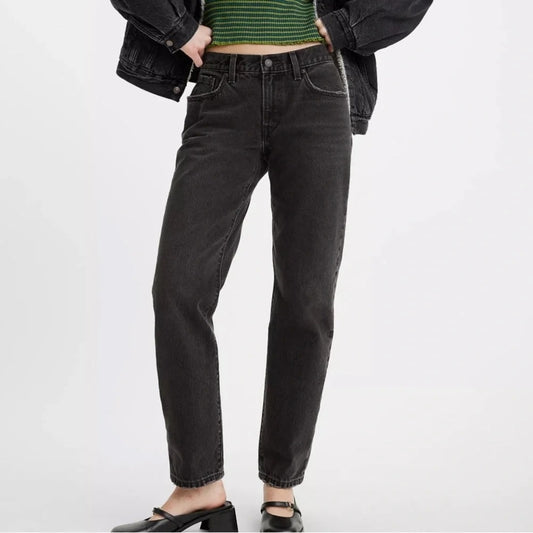Levis Mid Rise Middy Straight Leg Jeans Black 24