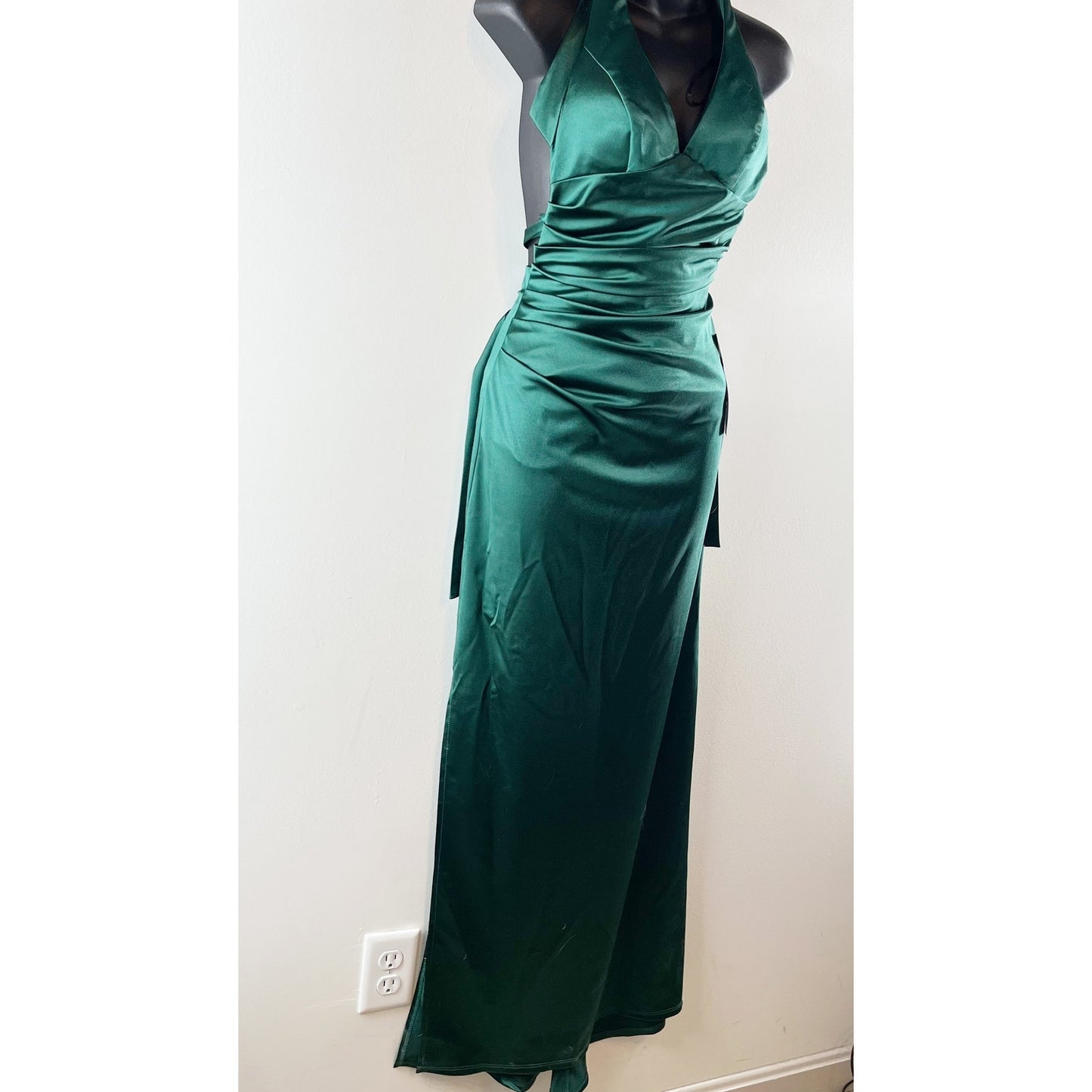 B. Darlin Sleeveless V-Neck Side Slit Satin X-Back Long Dress Hunter Green 0