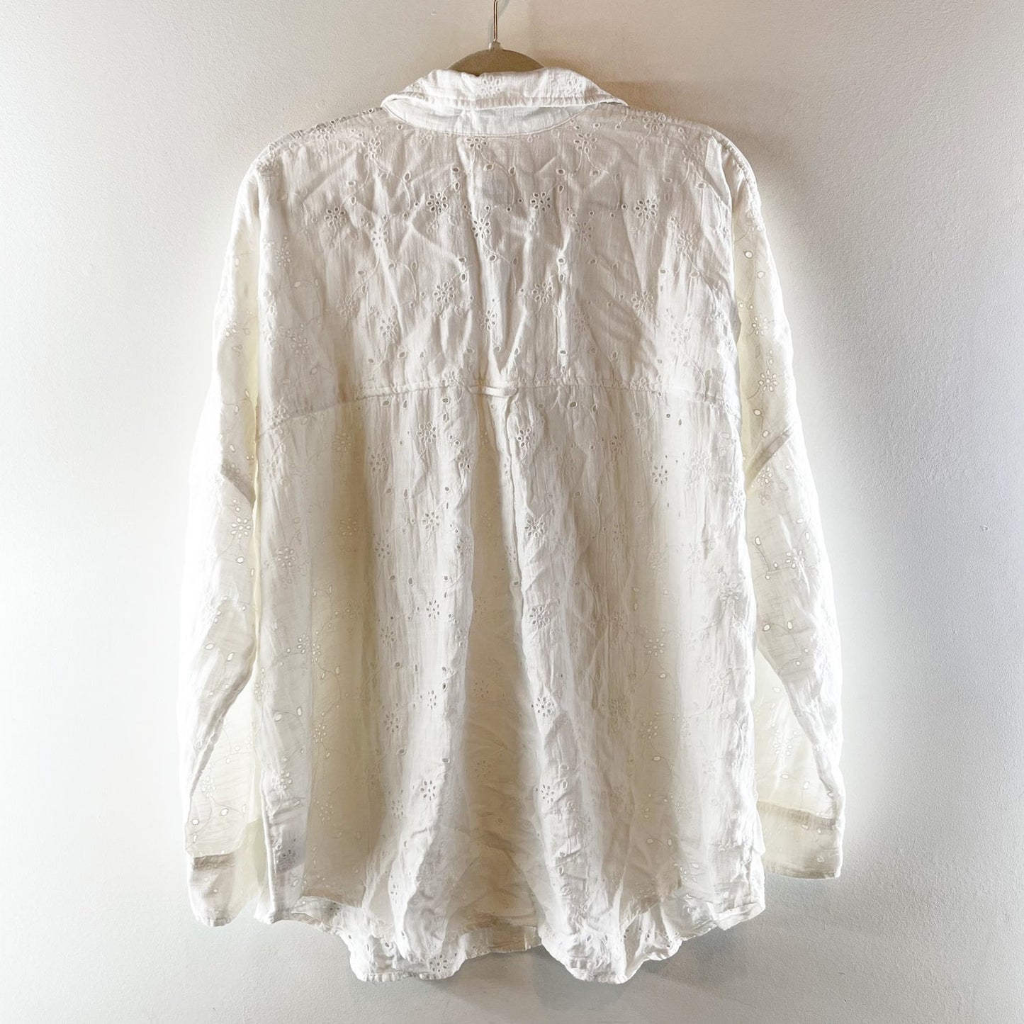 American Eagle Long Sleeve Eyelet Button Down Oversized Shirt White Small