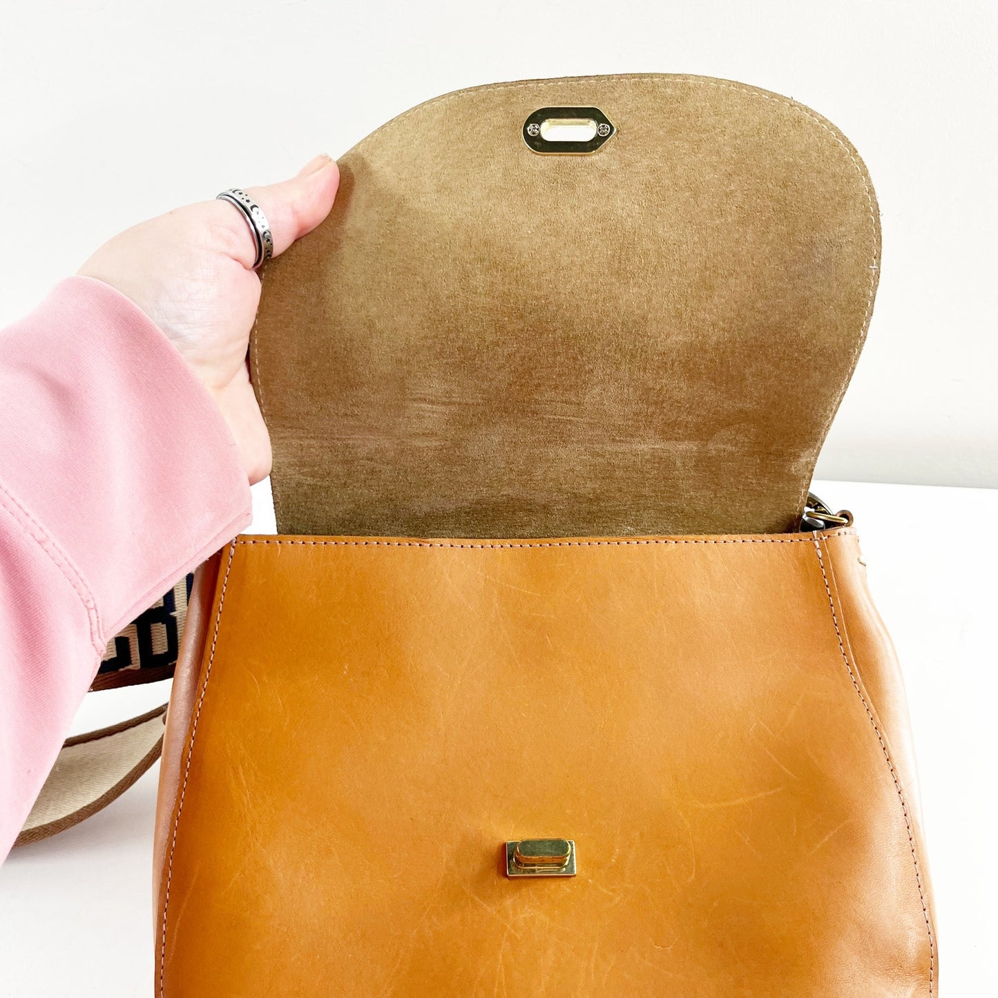 Clare V. Louis Turnlock Leather Crossbody Guitar Strap Purse Camel Brown Tan