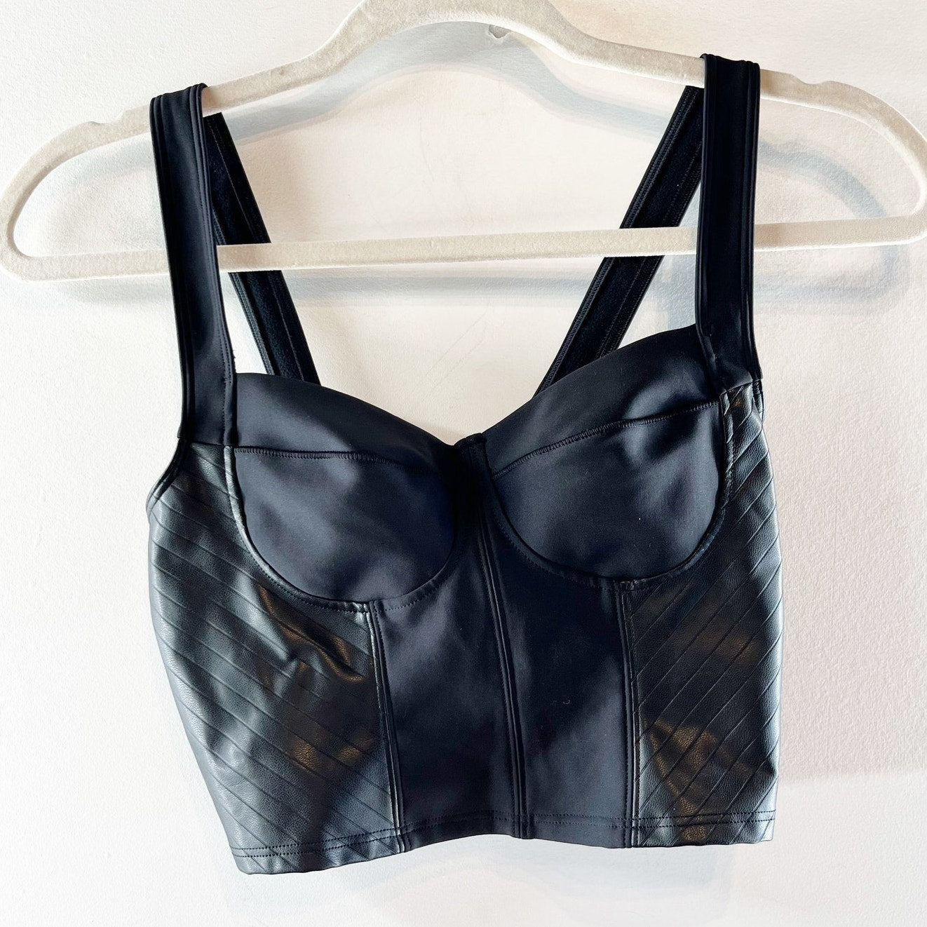 Alo Airlift Winter Warm Cropped Supermoto Tank Top Black Small