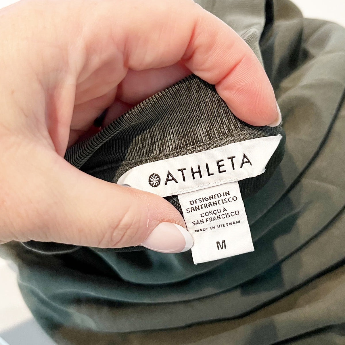 Athleta Seasoft Green Crewneck Sweatshirt Medium