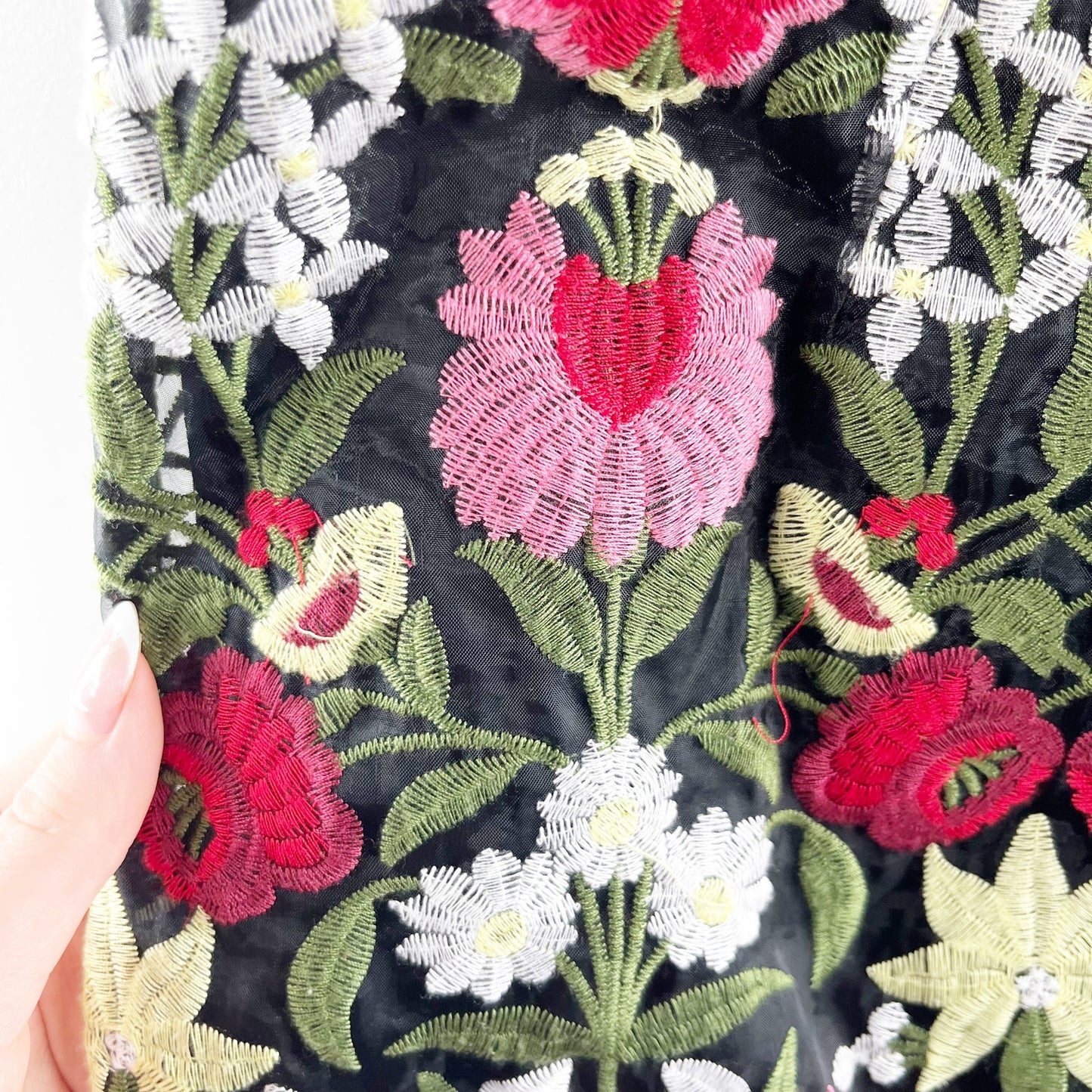 Lucy Paris Marina Floral Embroidered Sleeveless Mini Dress Red Black Small