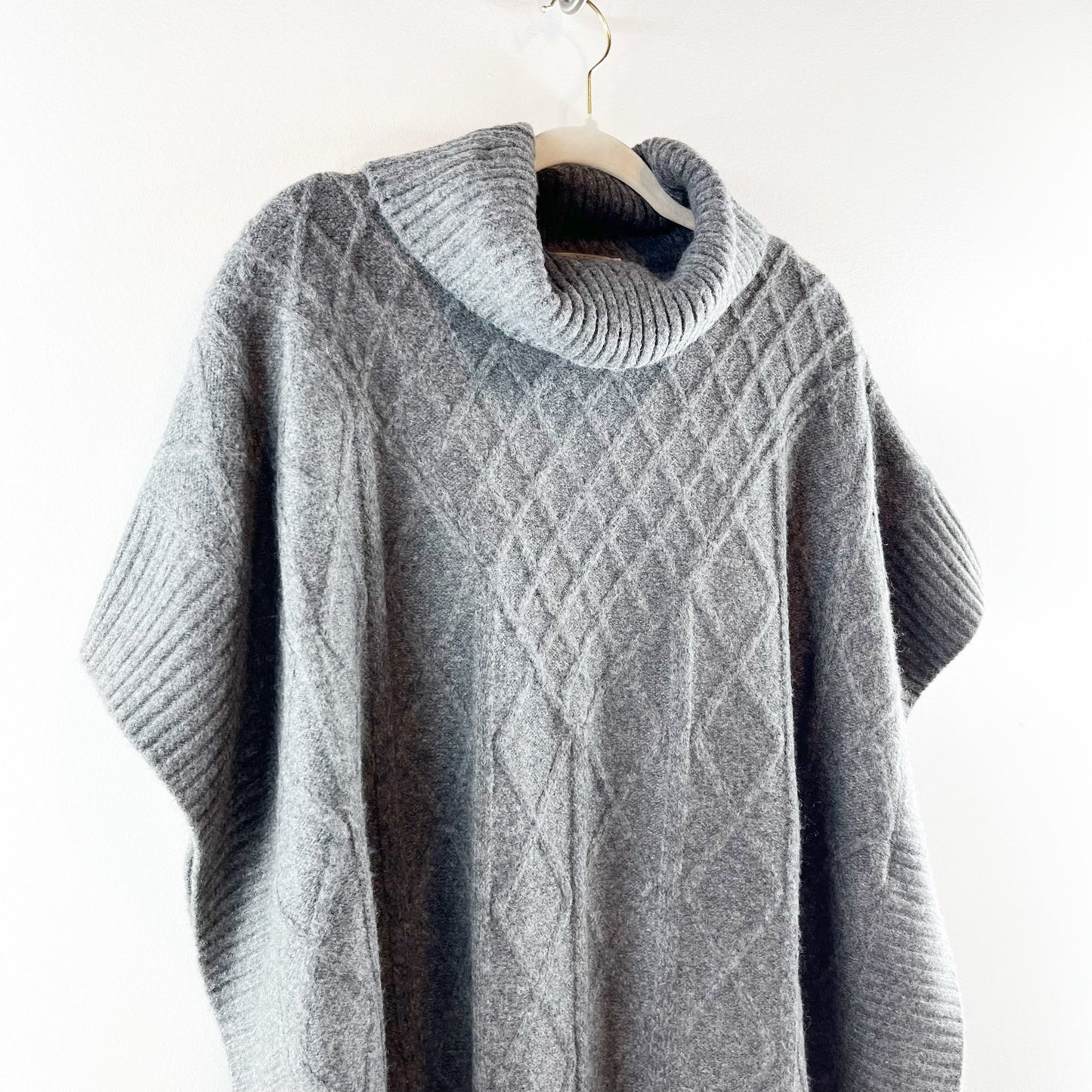 LOFT Turtleneck Cable Knit Short Sleeve Poncho Sweater Gray XS / S