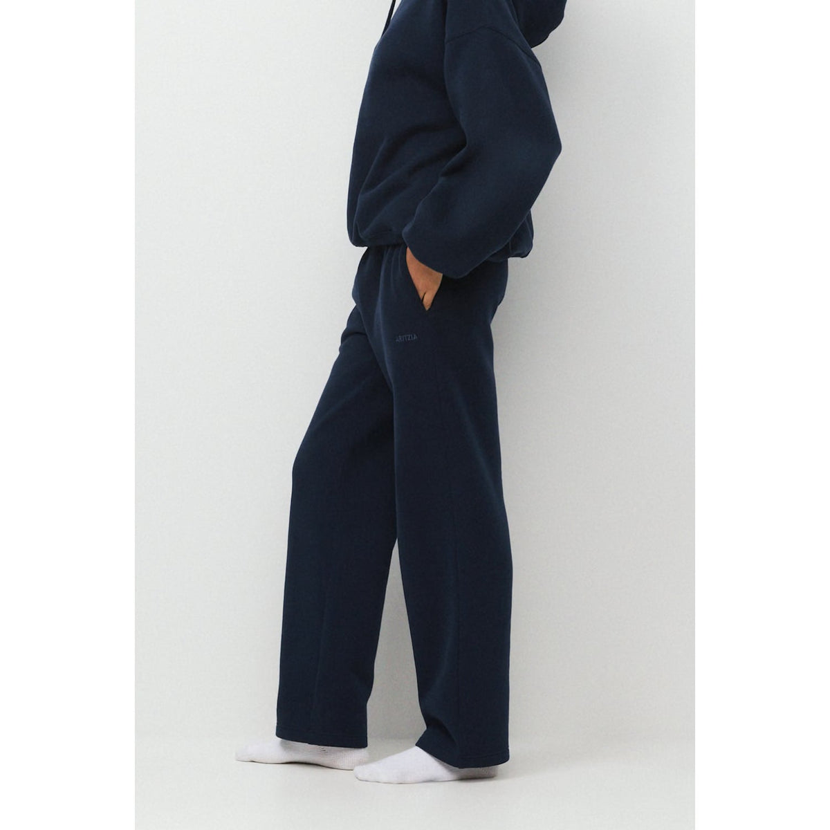Aritzia Mega Fit Sweatfleece Straight Leg Sweatpants Admiral Navy Blue Small