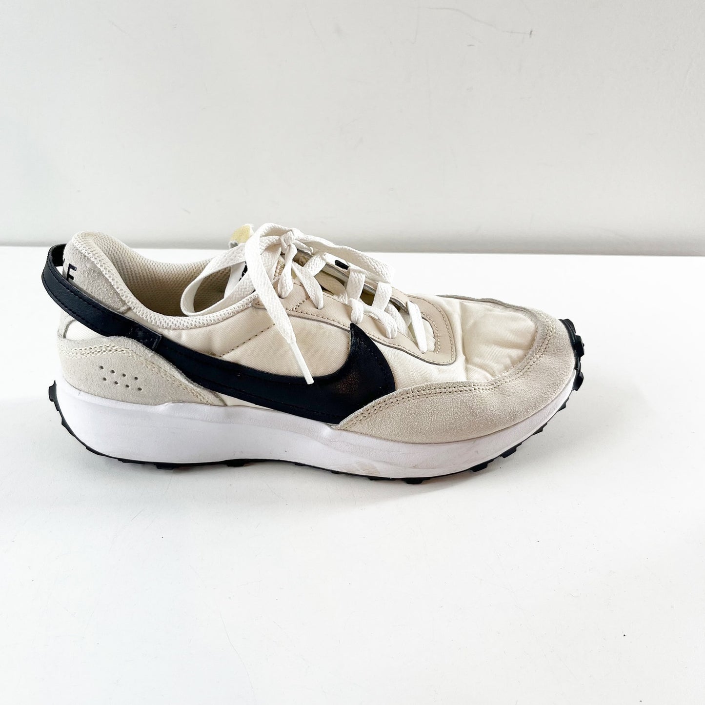 Nike Waffle Debut Low Top Running Sneakers Sanddrift/Phantom/White/Black 9