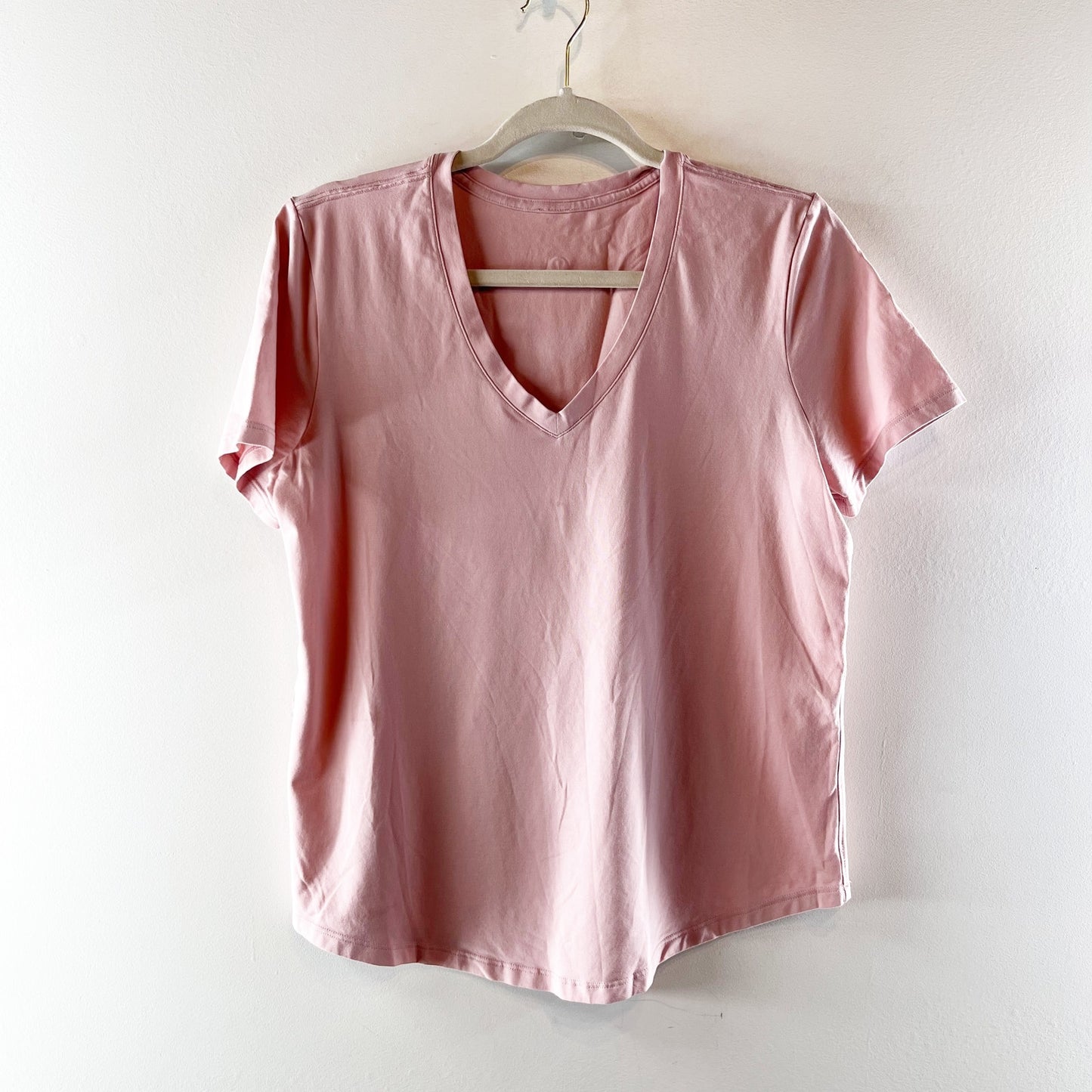 Lululemon Athletica Love Short Sleeve V-Neck T-Shirt Pink Pearl 8 / Medium