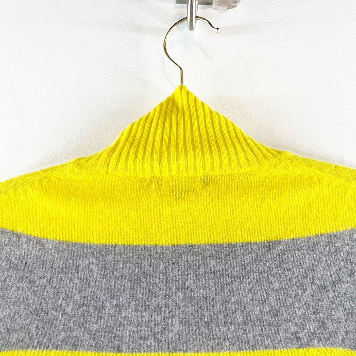 525 America Cashmere Striped Turtleneck Sweater Yellow Gray Small