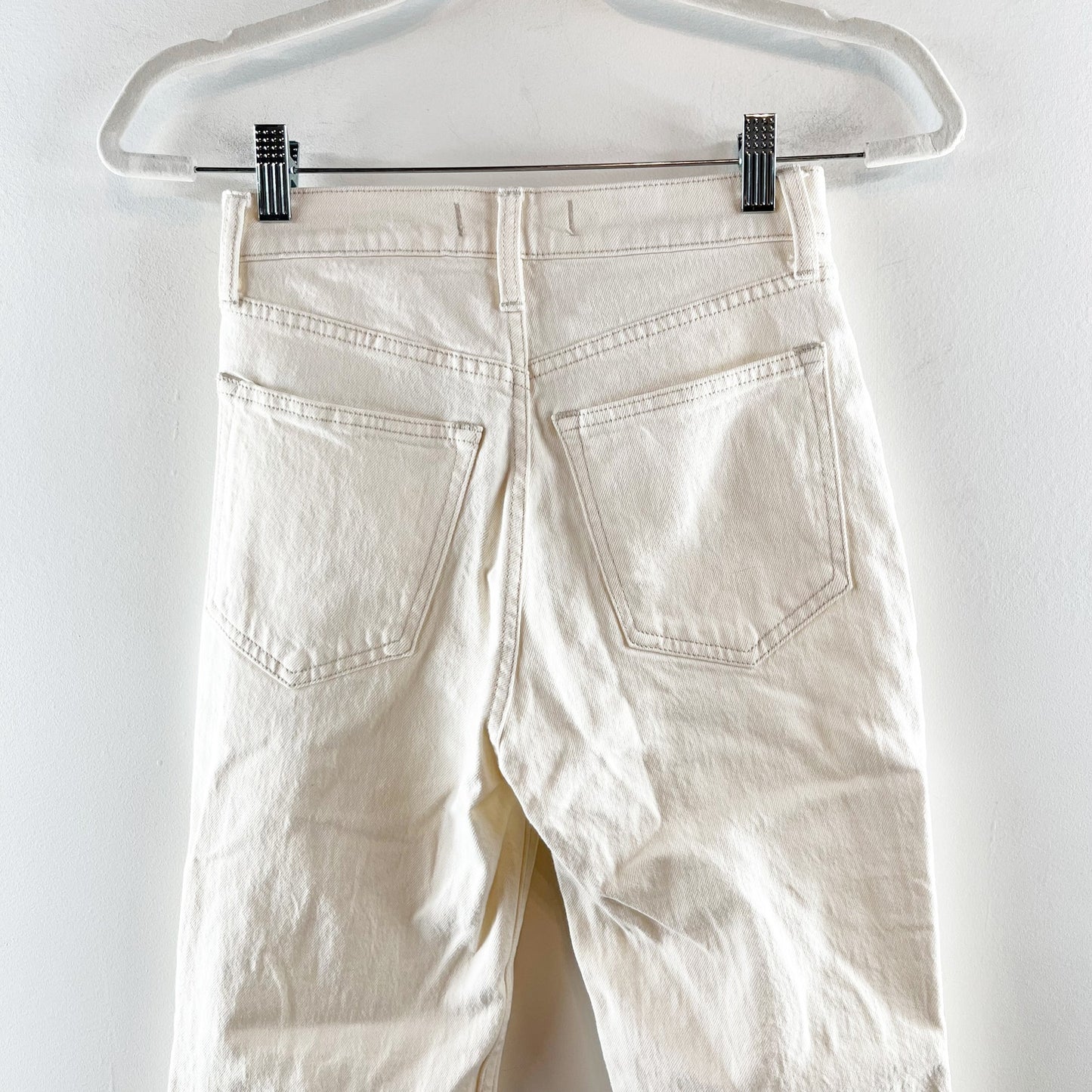 Abercrombie Ultra High Rise Light Wash Ankle Straight Jeans Cream 00 / 24