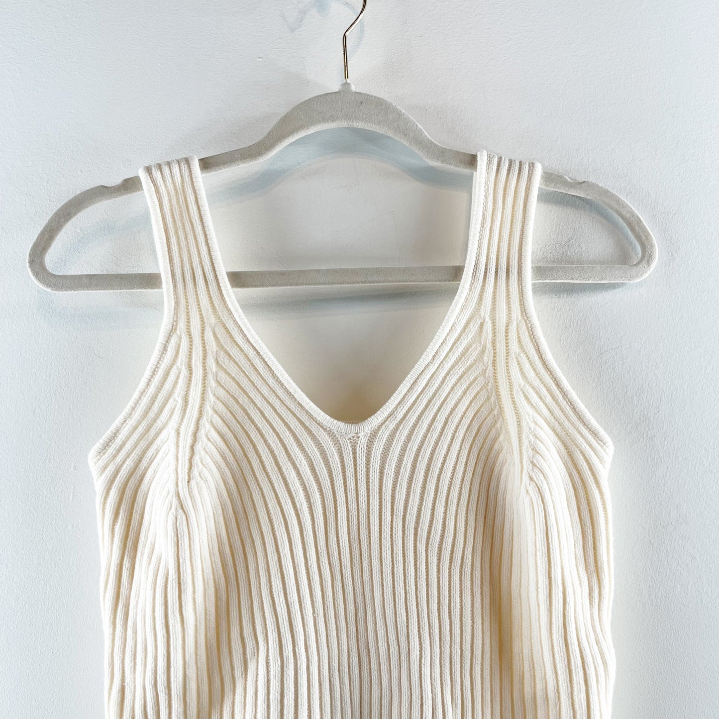 Blu Pepper This Dream Cozy Life Sleeveless V-Neck Ribbed Tank Top Cream Large