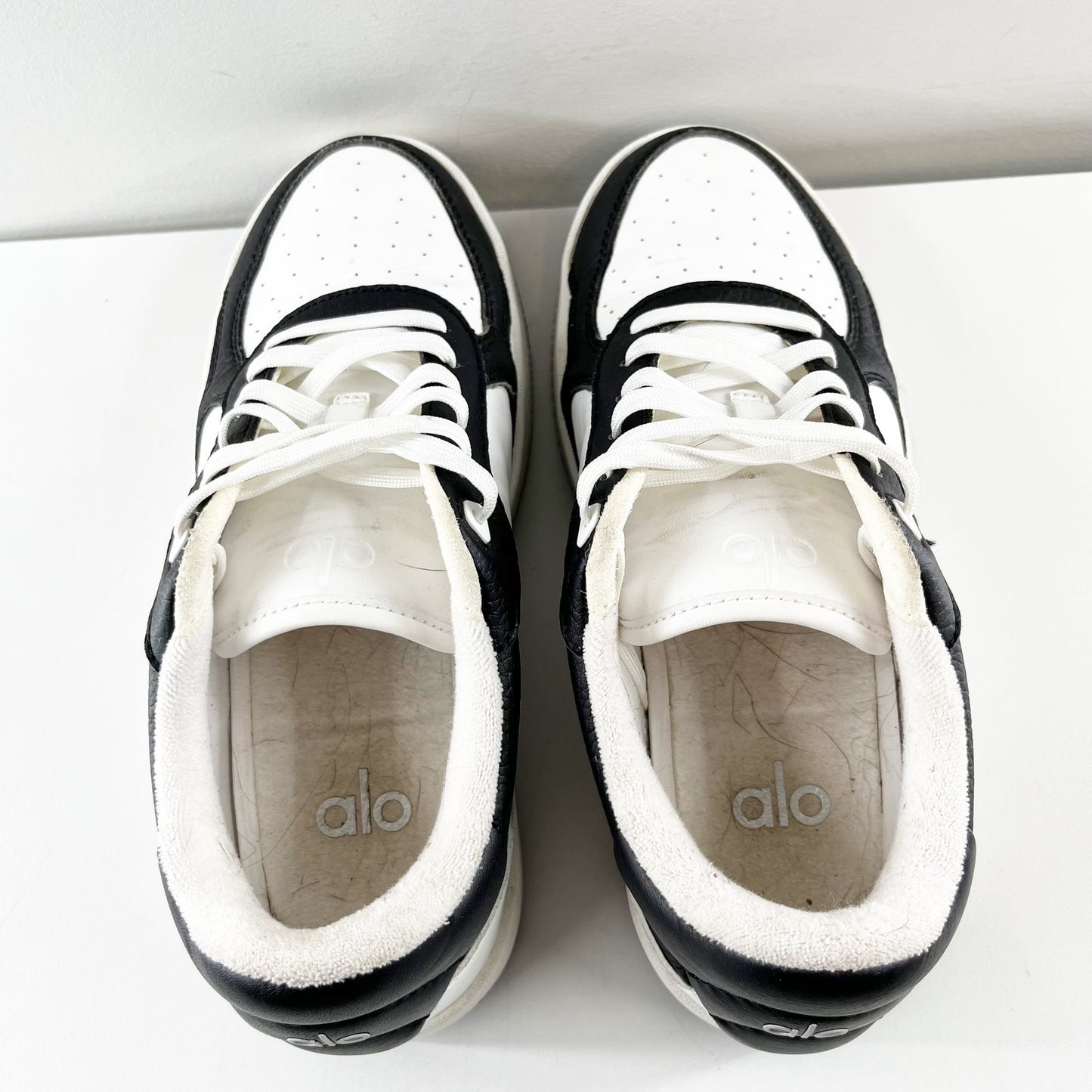 Alo Recovery Mode Casual Cushioned Lace Up Shoes Sneakers Black White 7