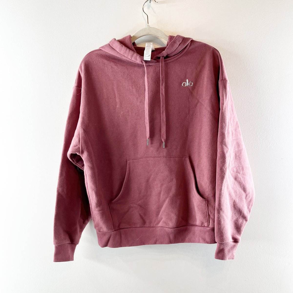 Alo Accolade Pullover Hoodie in Burgundy Truffle Maroon Red XS
