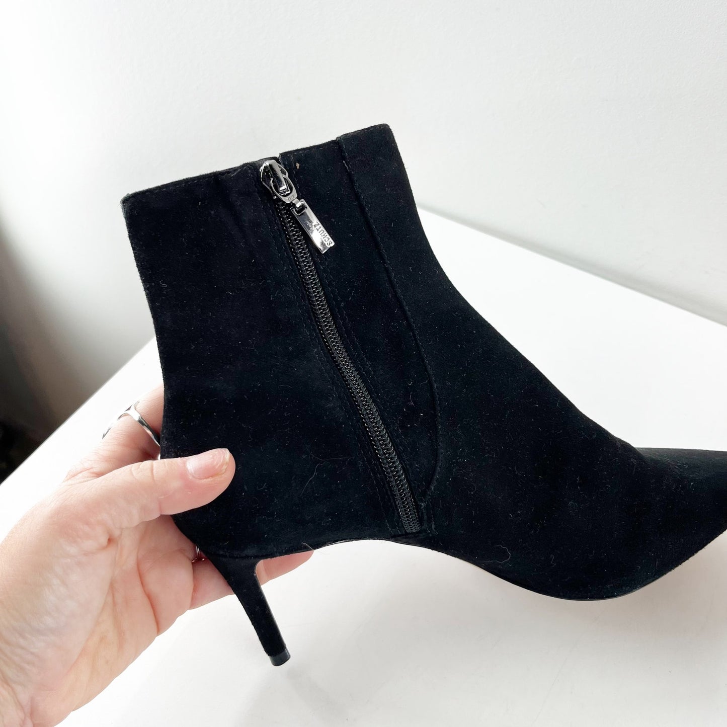 Schutz Bette Pointed Toe Kitten Stiletto Heel Ankle Boots Booties Black 8