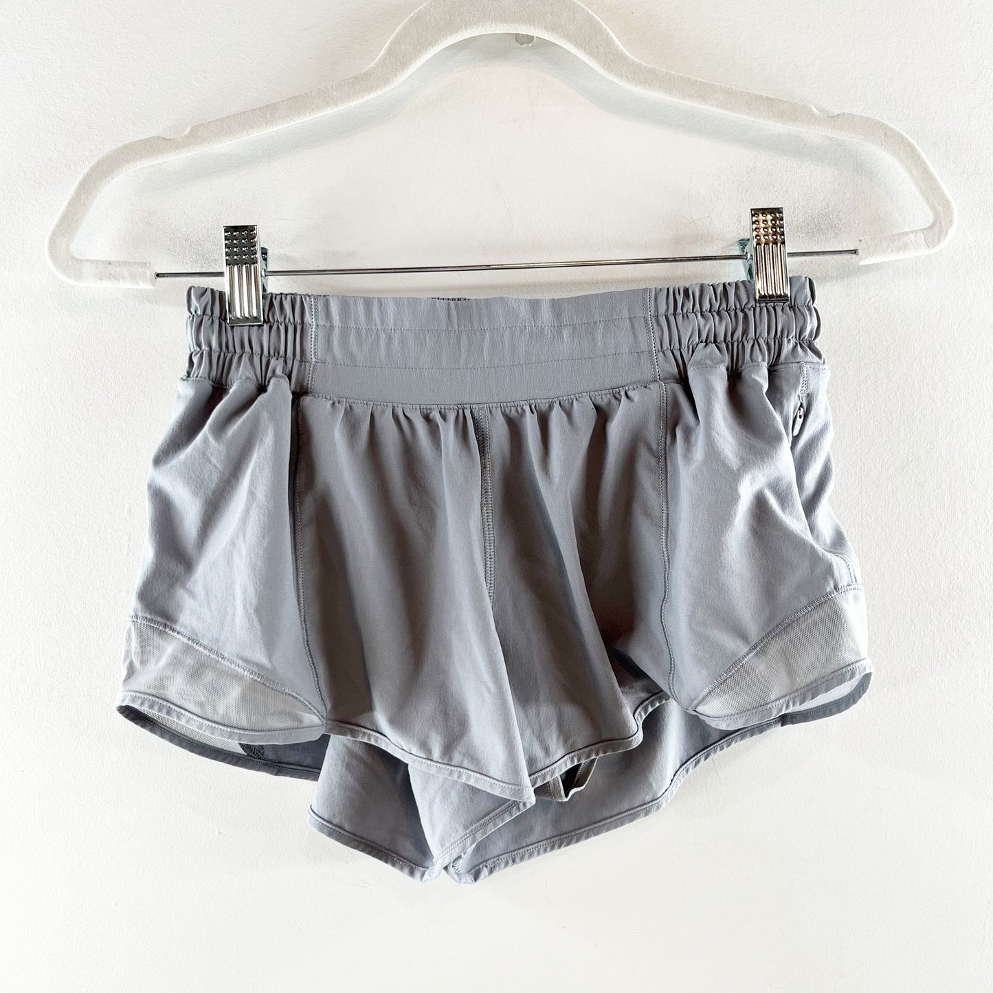 Lululemon Hotty Hot Low-Rise Lined Short 2.5" Rhino Grey 6