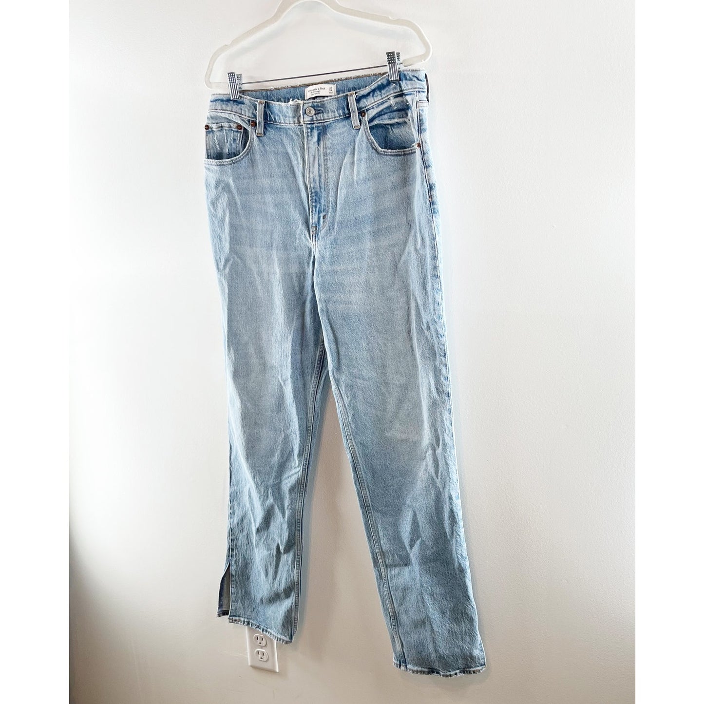 Abercrombie The 90's Straight Leg Ultra High Rise Slit Hem Jeans Blue 32 / 14 L