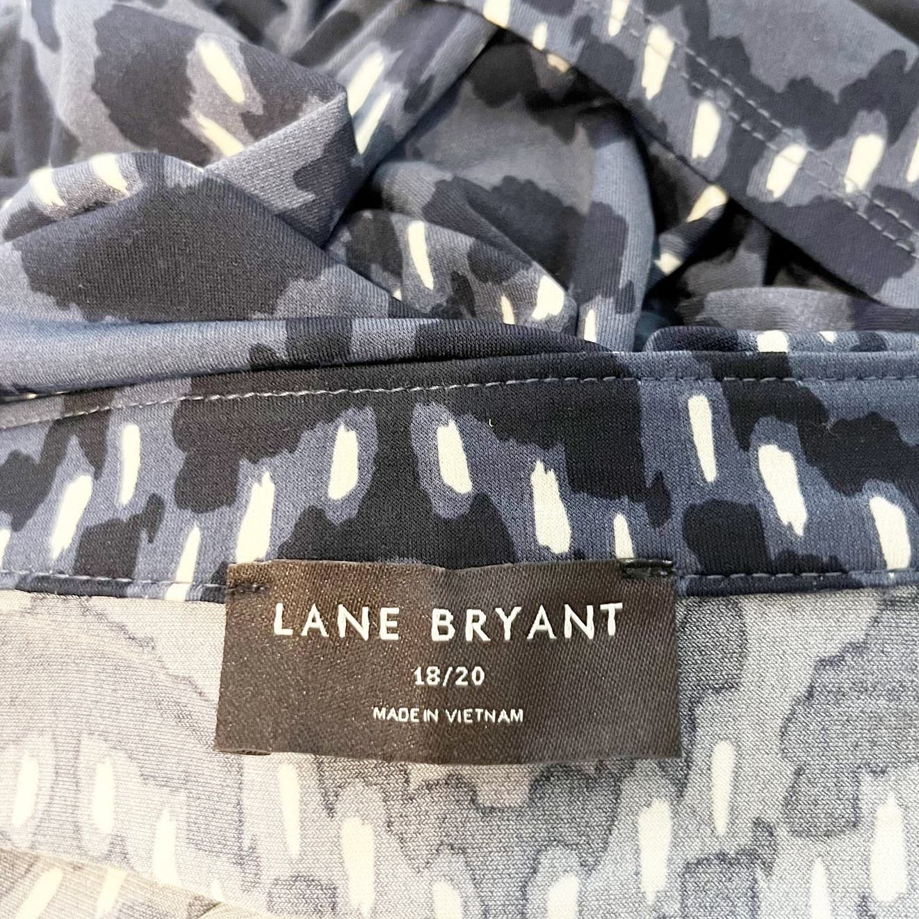 Lane Bryant Ruched Front V Neck Long Sleeve Blouse Top Blue 18/20