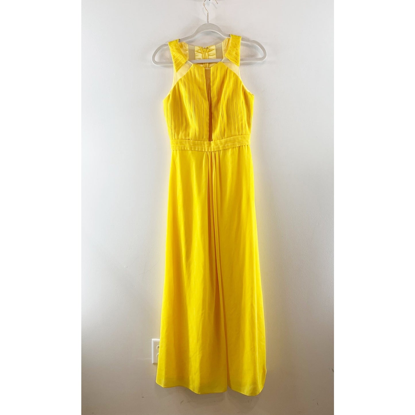 A. Drea Sleeveless Halter Neck Pleated Formal Maxi Dress Gown Yellow Small