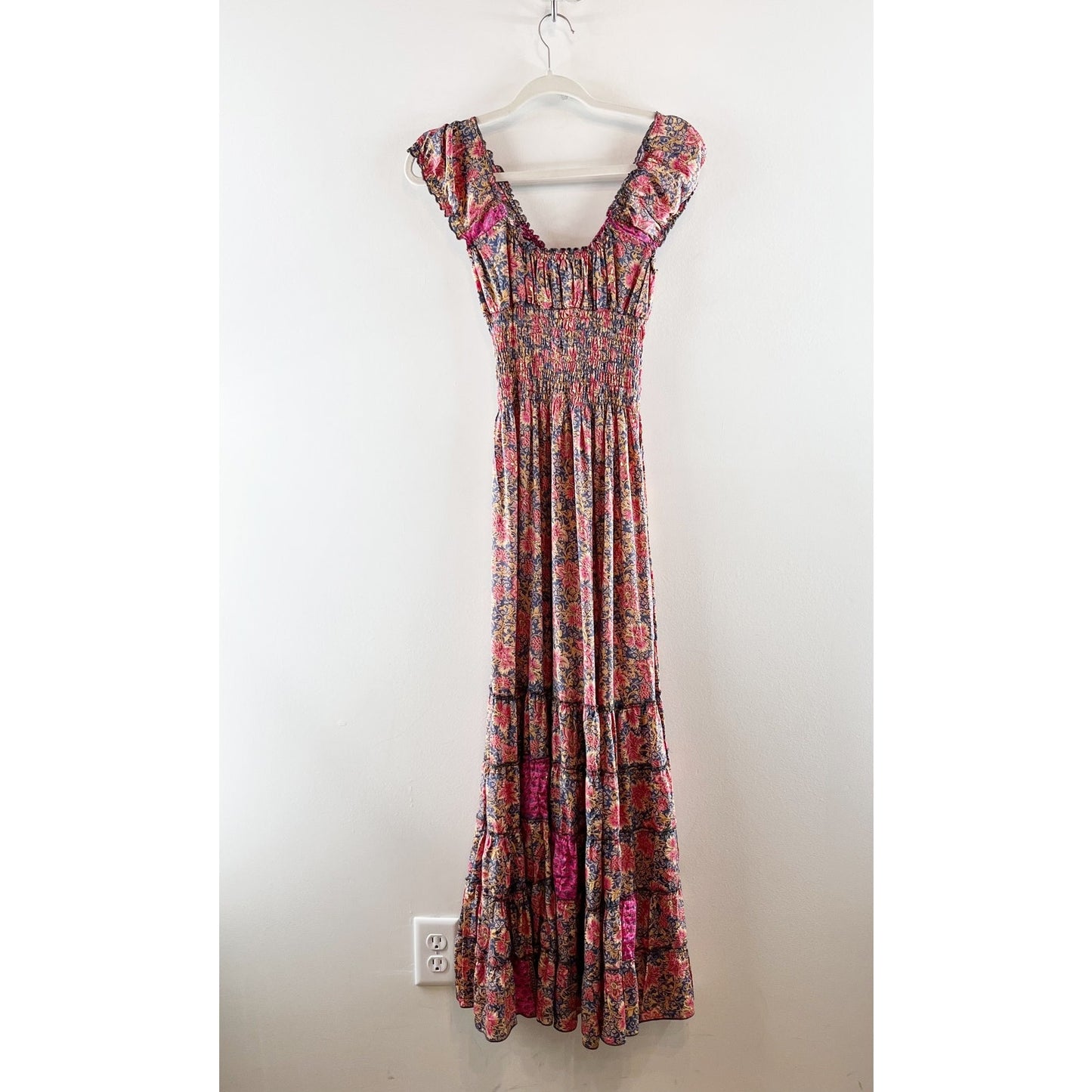 Cienna Silk Blend Smocked Bodice Floral Cap Sleeve Maxi Dress Pink Small