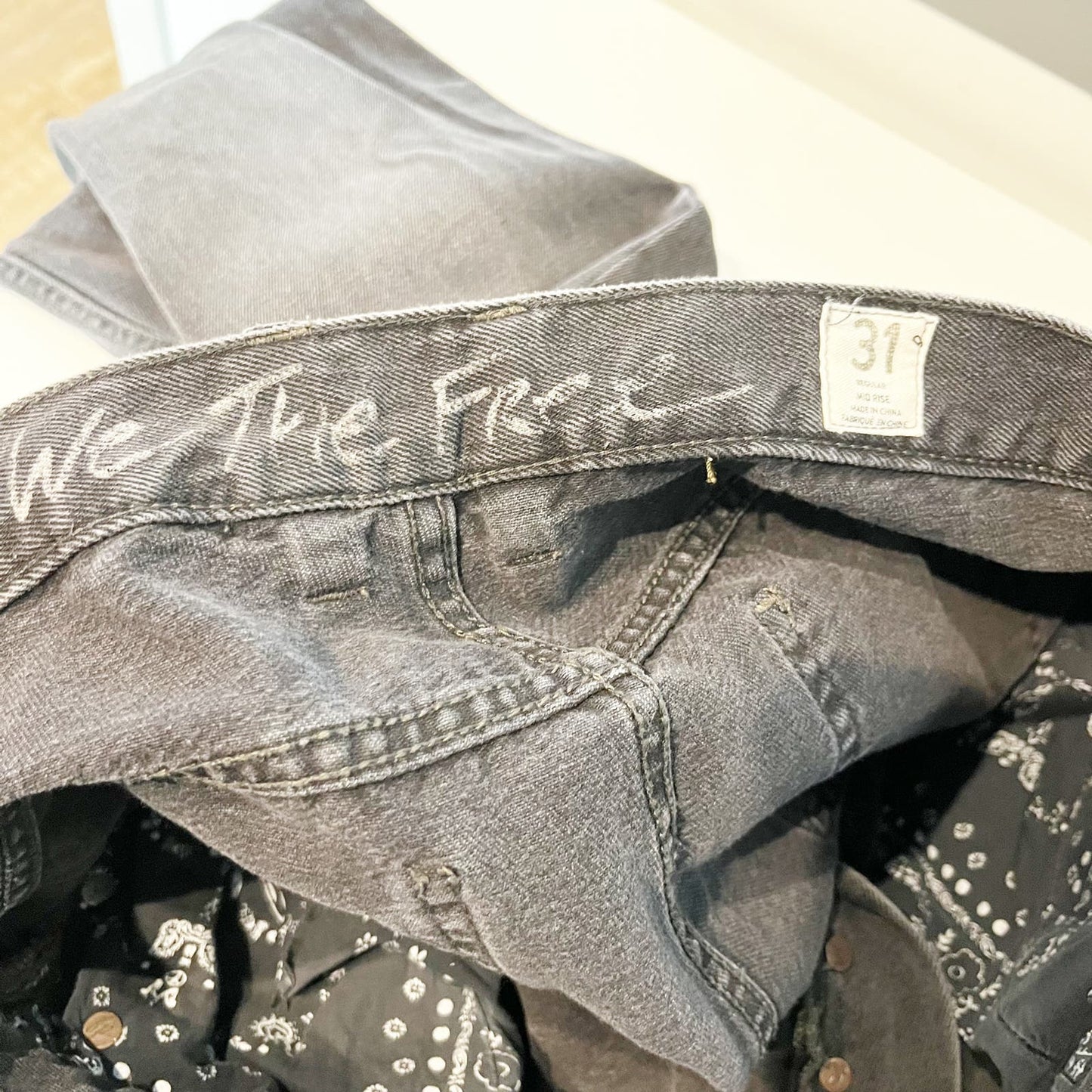 Free People We The Free Chewed Up Midrise Straight Jeans Black 31 / 12