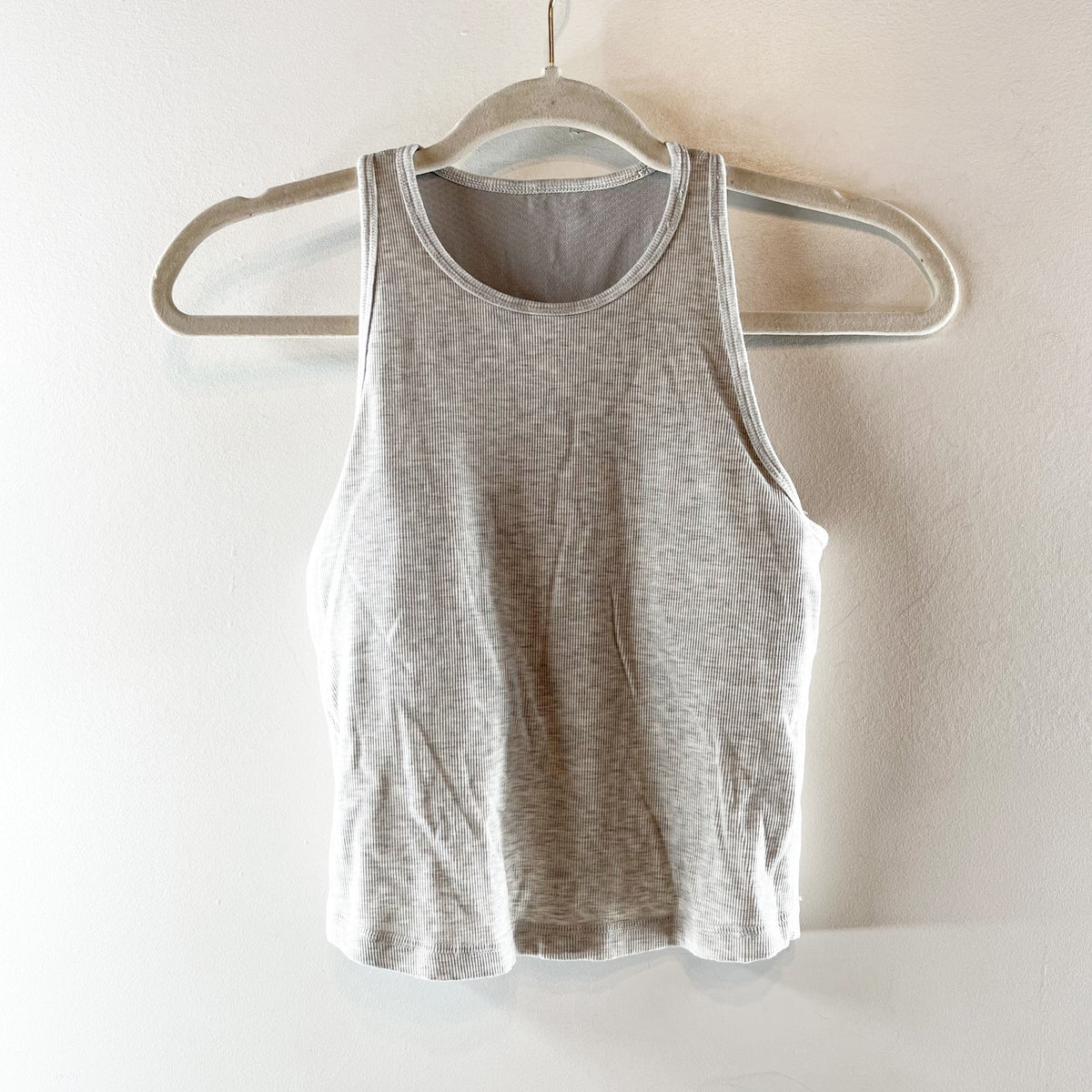 Vuori Pose Plyo Sleeveless Built-in Bra Tank Top Heathered Gray Small
