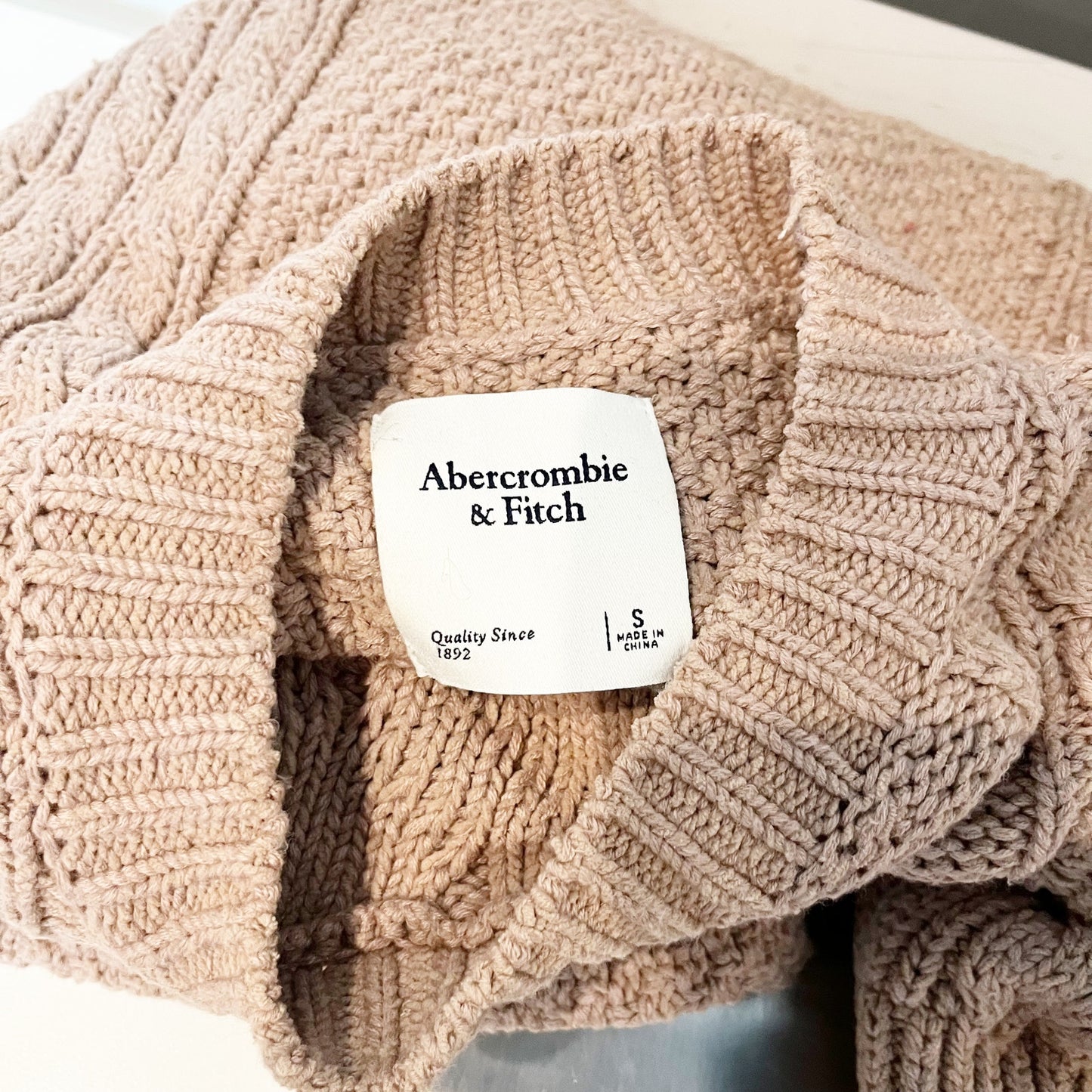 Abercrombie & Fitch Long Sleeve Crew Neck Cable Knit Pullover Sweater Tan Small