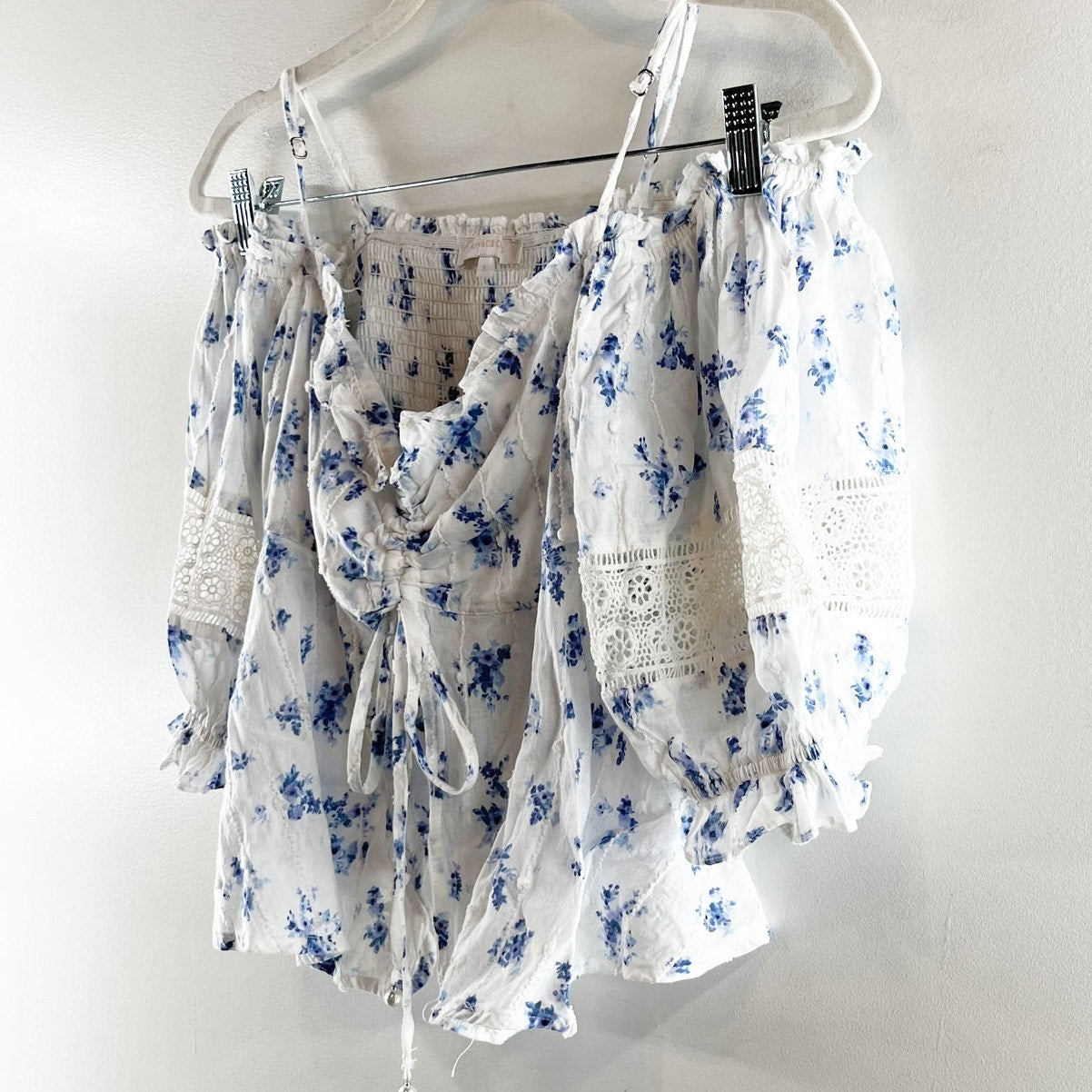 Olivaceous Positano Floral Cold Shoulder Smocked Babydoll Top White Blue Large