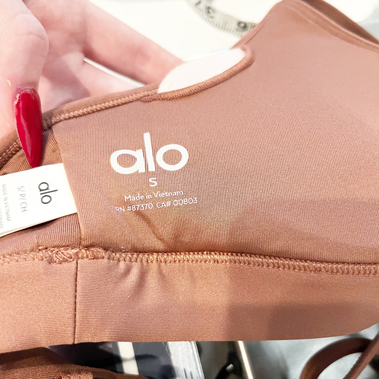 Alo Airlift Intrigue Sports Bra Chestnut Brown Small