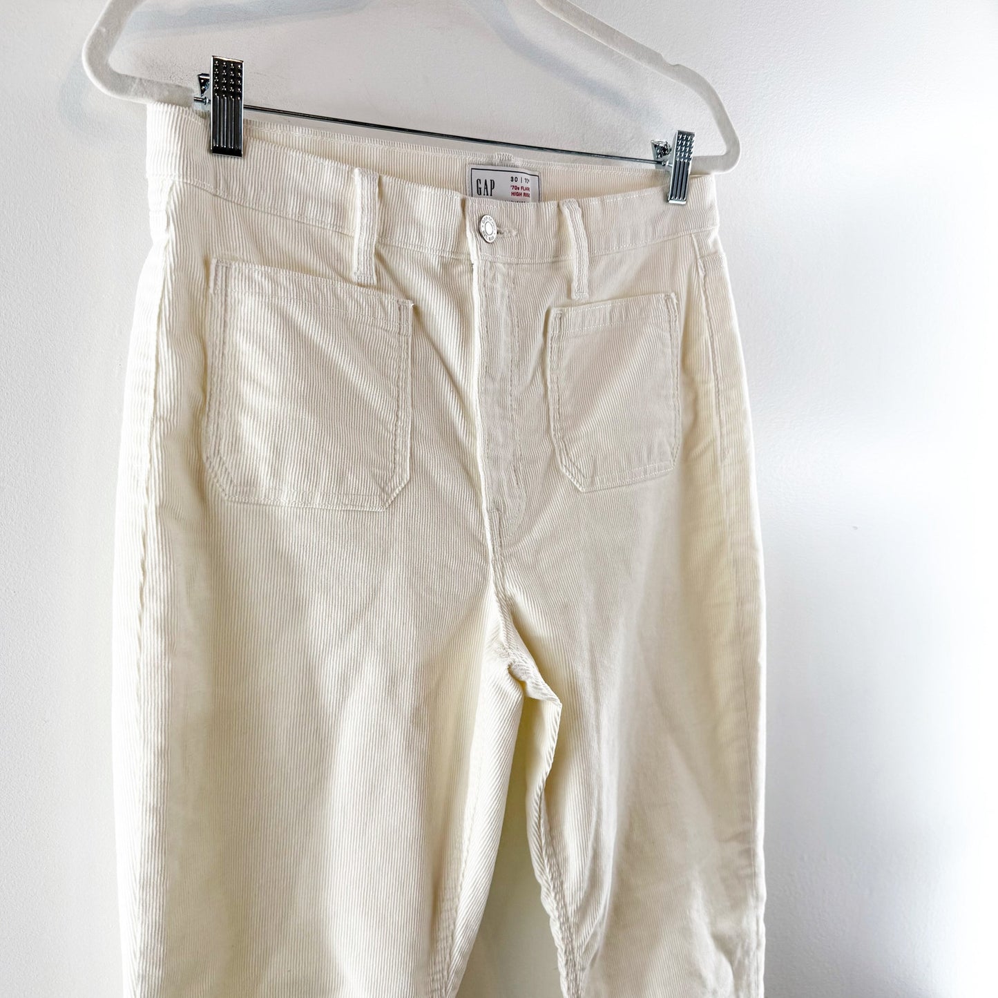 GAP 70s Flare High Rise Corduroy Patch Pocket Pants Cream 30 / 10