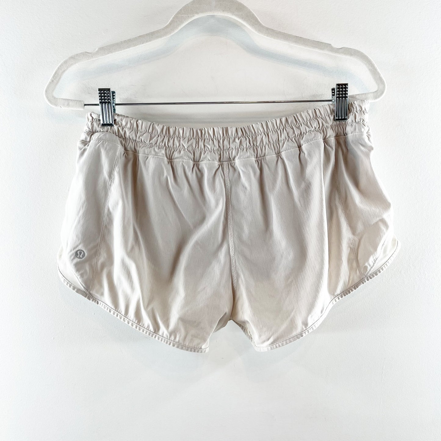 Lululemon Hotty Hot Short II 2.5" White Barely Beige 8