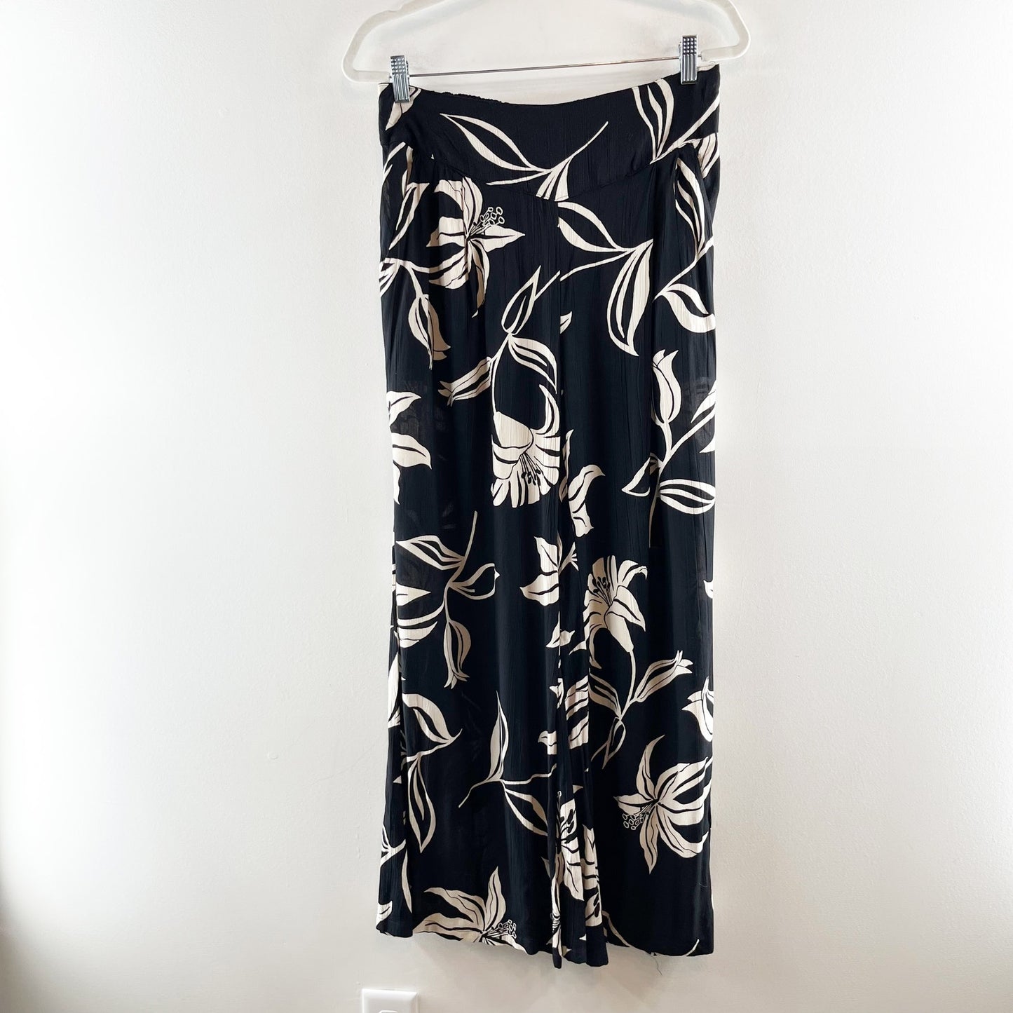Nostalgia Pull On Wide Leg Floral Tropical Cover Up Beach Pants Black Tan Medium