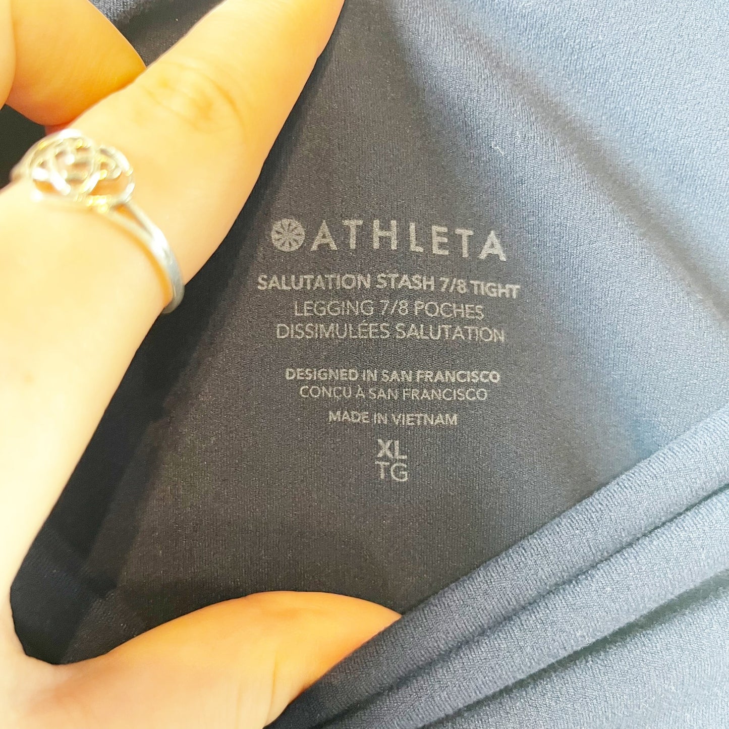 Athleta Salutation Stash Pocket Pull On 7/8 Tight Leggings Navy Blue XL