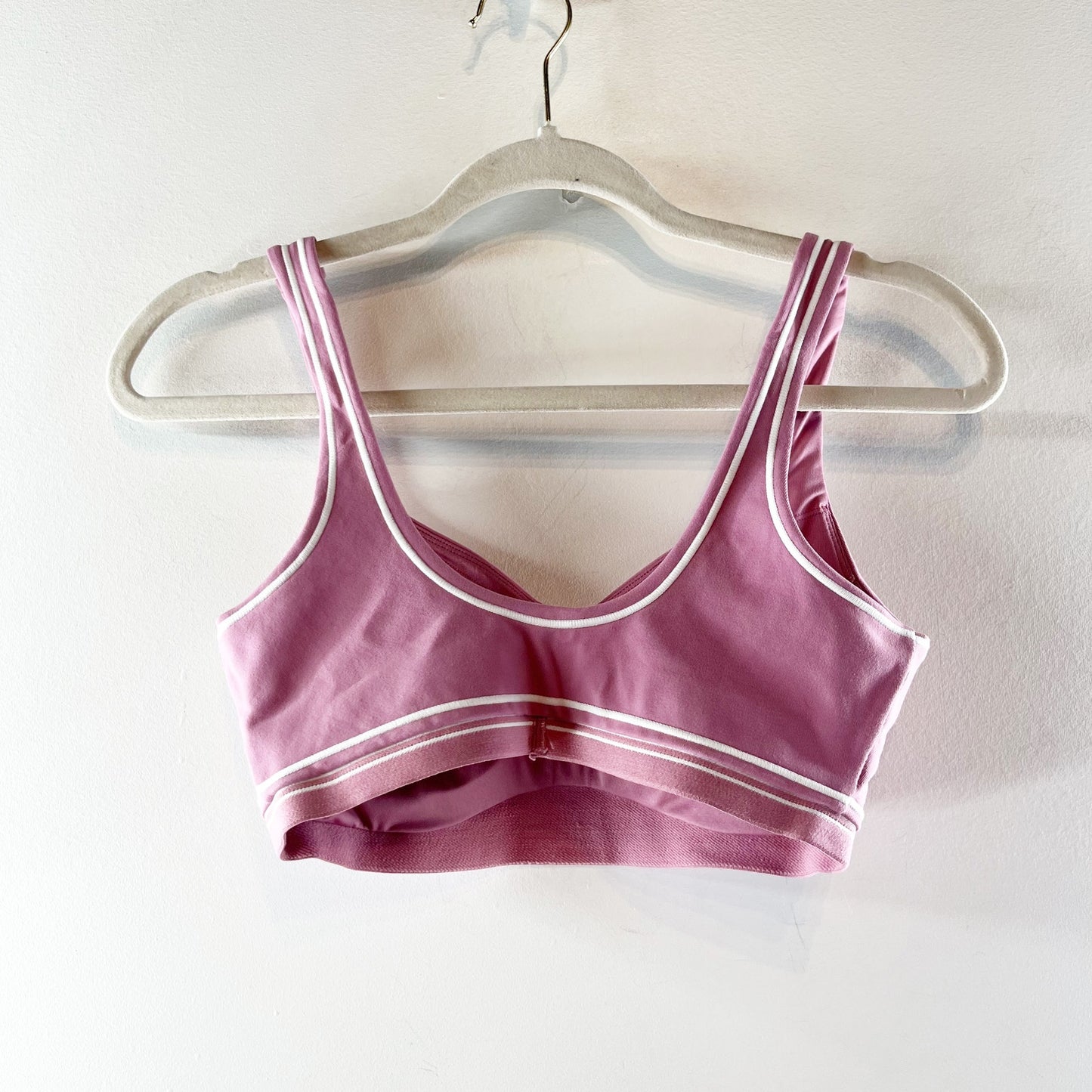 Alo Airbrush Heart Throb Sports Bra Pink Wild Rose / White Small