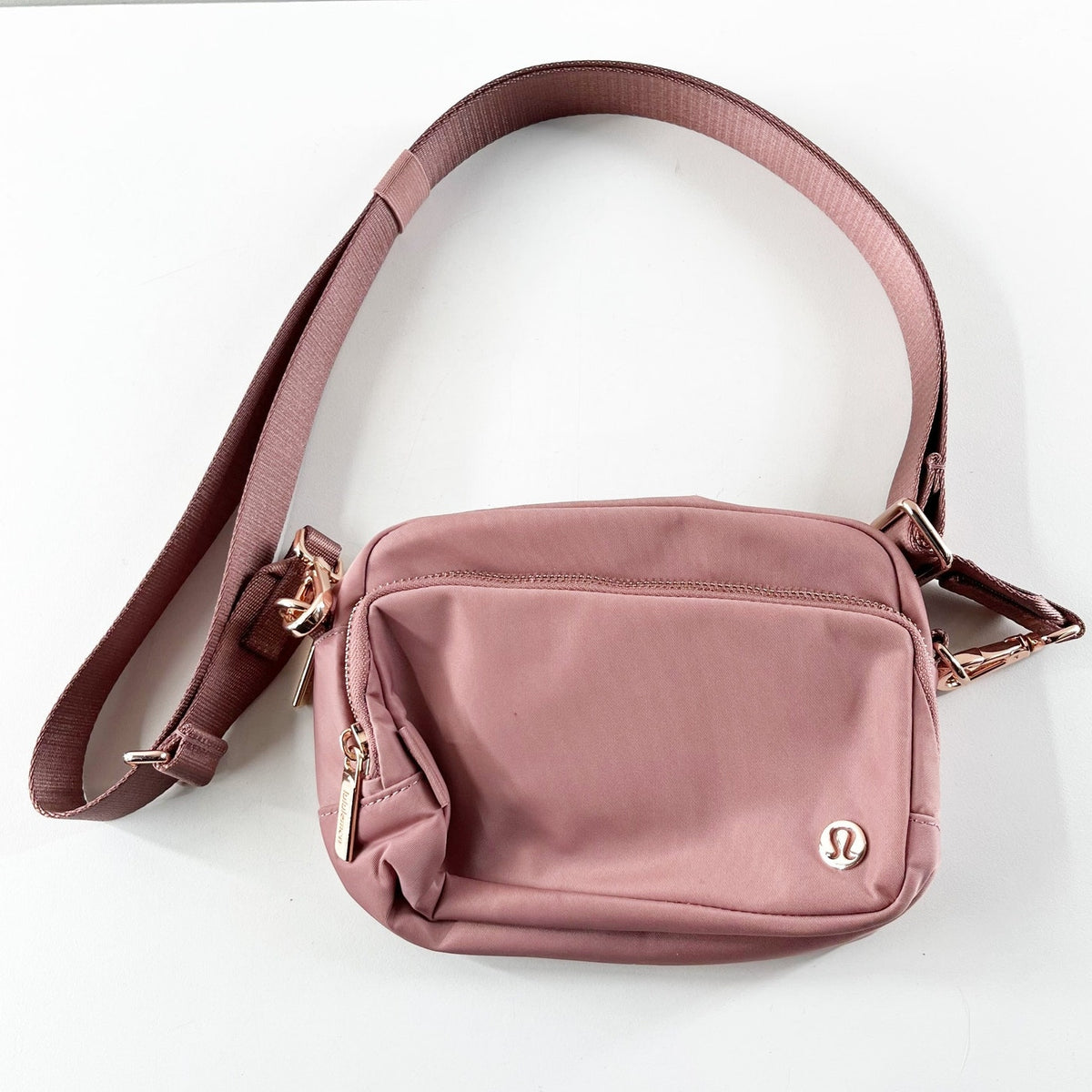 Lululemon Everywhere Crossbody Bag Purse 2L Dusty Rose Pink