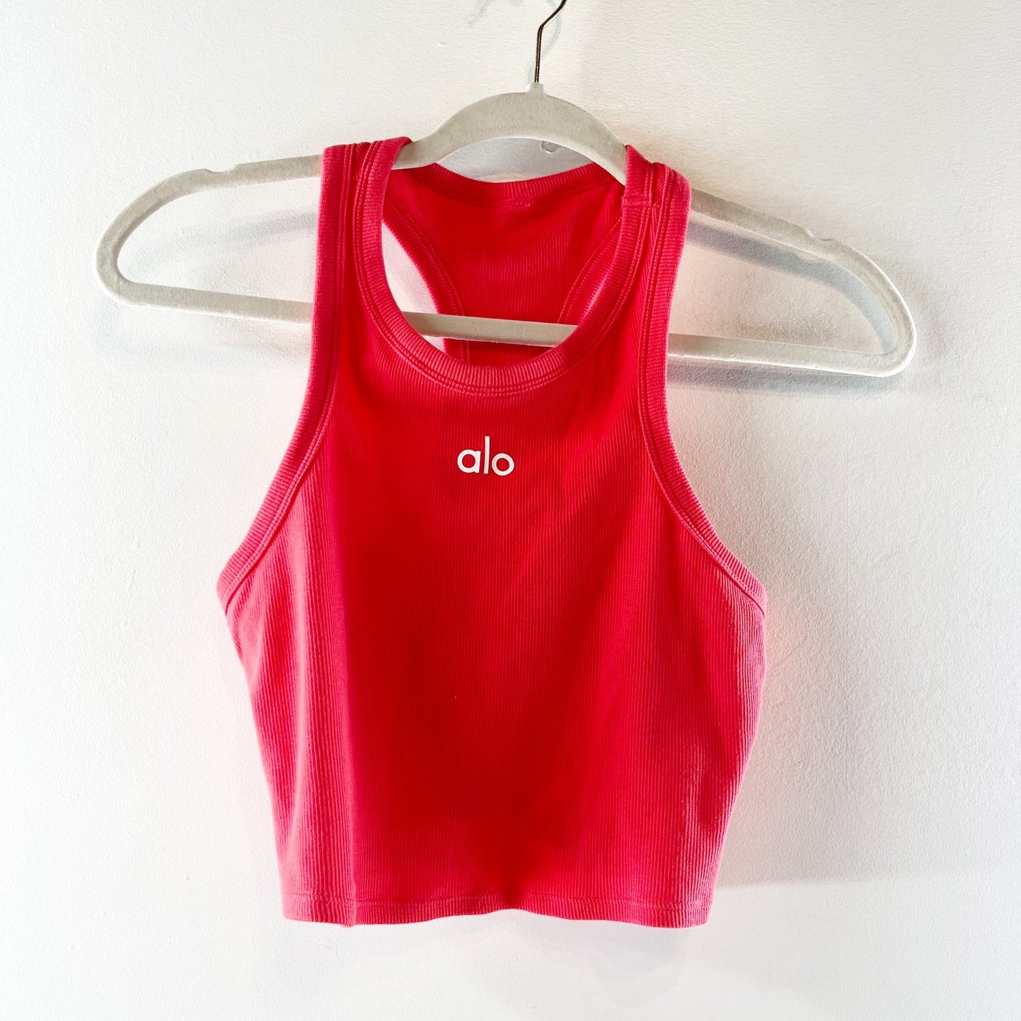 Alo Yoga Aspire Sleeveless Racerback Cropped Ribbed Tank Top Bright Red Small