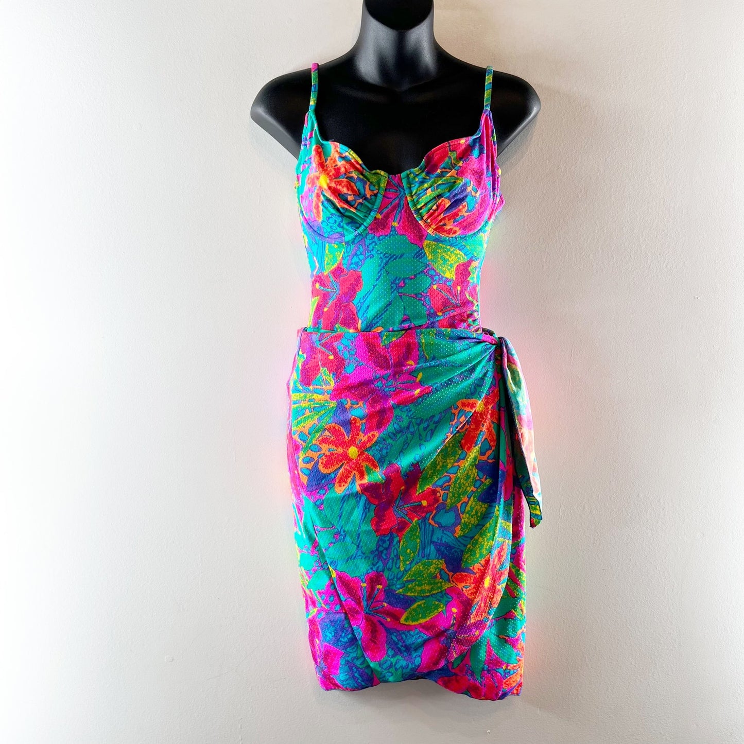 e.Stewart Vintage Floral Underwire One Piece Swimsuit & Sarong Set Blue Pink 10