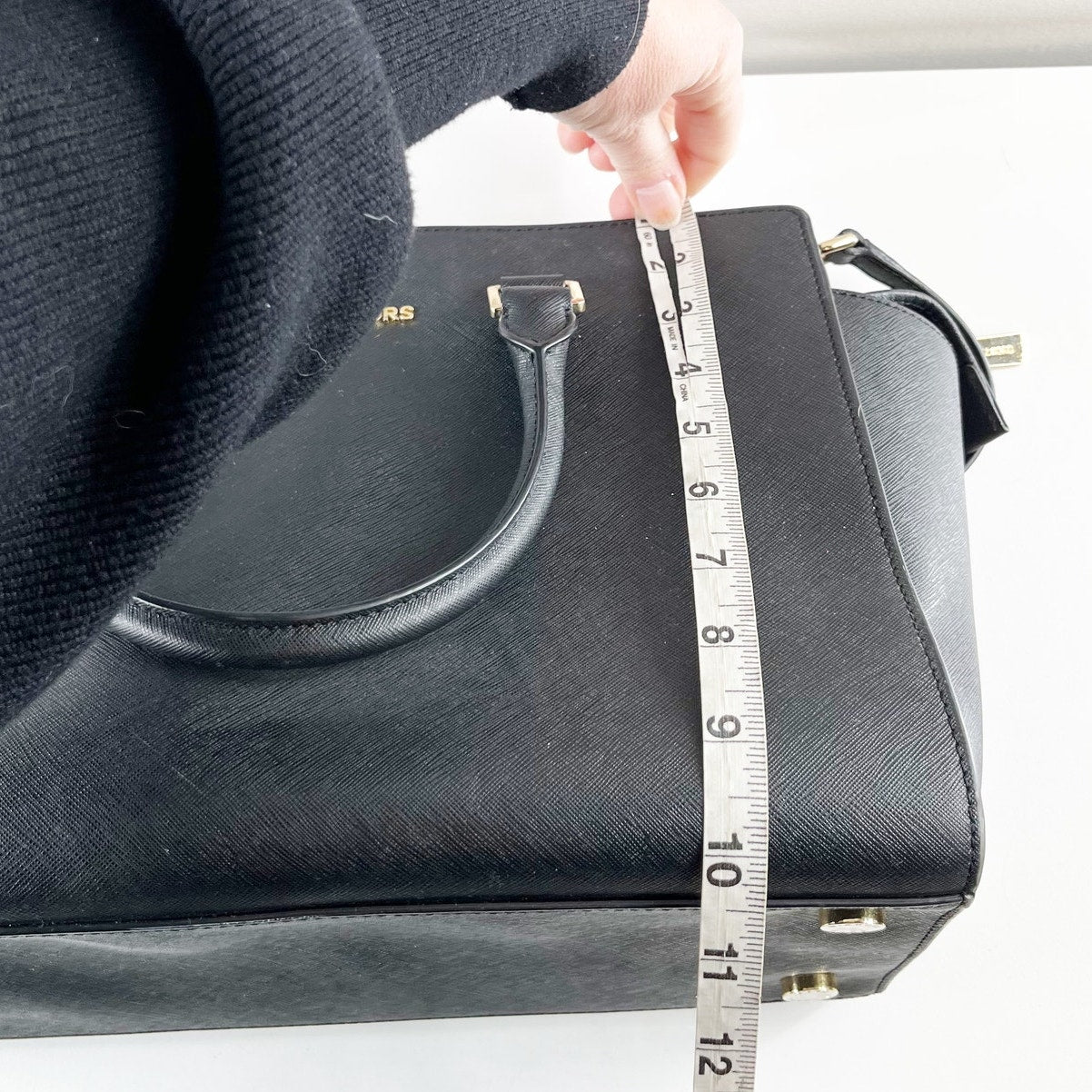 Michael Kors Selma Saffiano Leather Satchel Handbag Purse Black