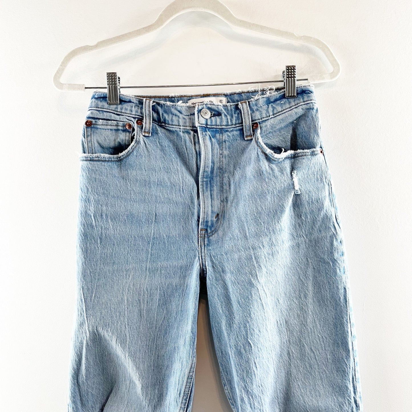 Abercrombie & Fitch The '90s Straight Ultra High Rise Distressed Jeans Blue 4 S