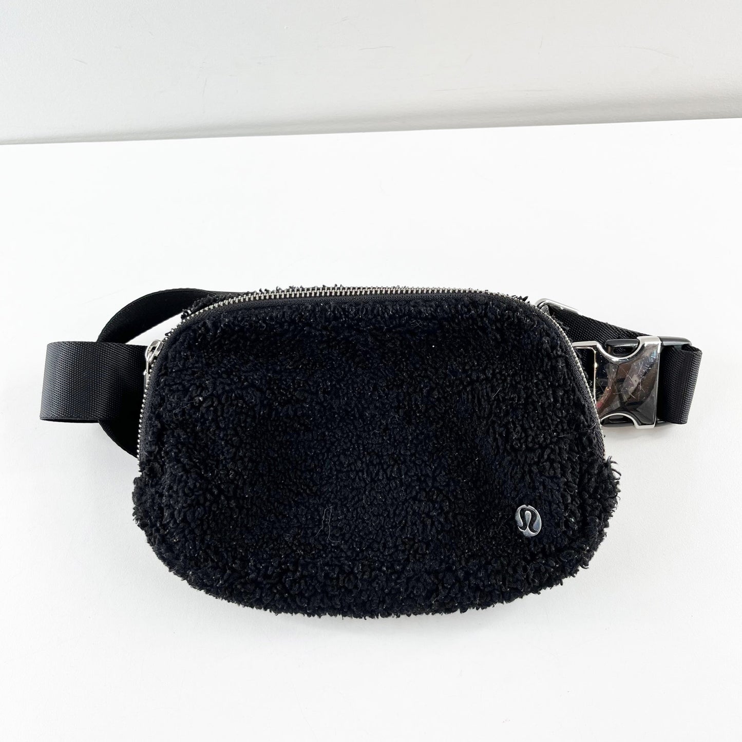 Lululemon Athletica Everywhere Fleece Sherpa Small Belt Bag Black