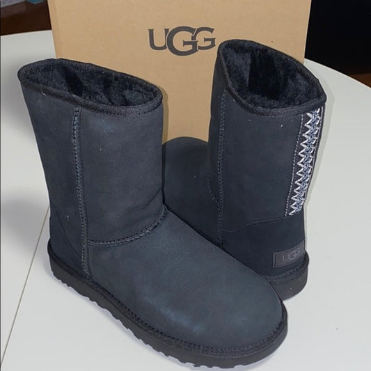 UGG Classic Short Tasman Braid Sheepskin Boots Booties Black 8