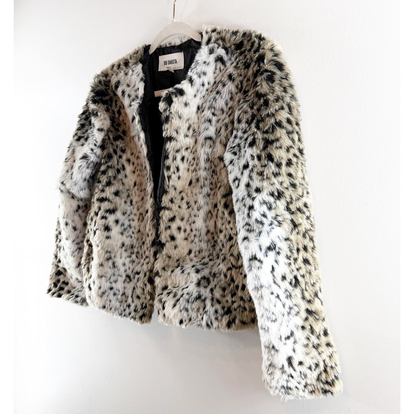 BB Dakota Wild Thing Open Faux Fur Snow Leopard Jacket Tan Black Small