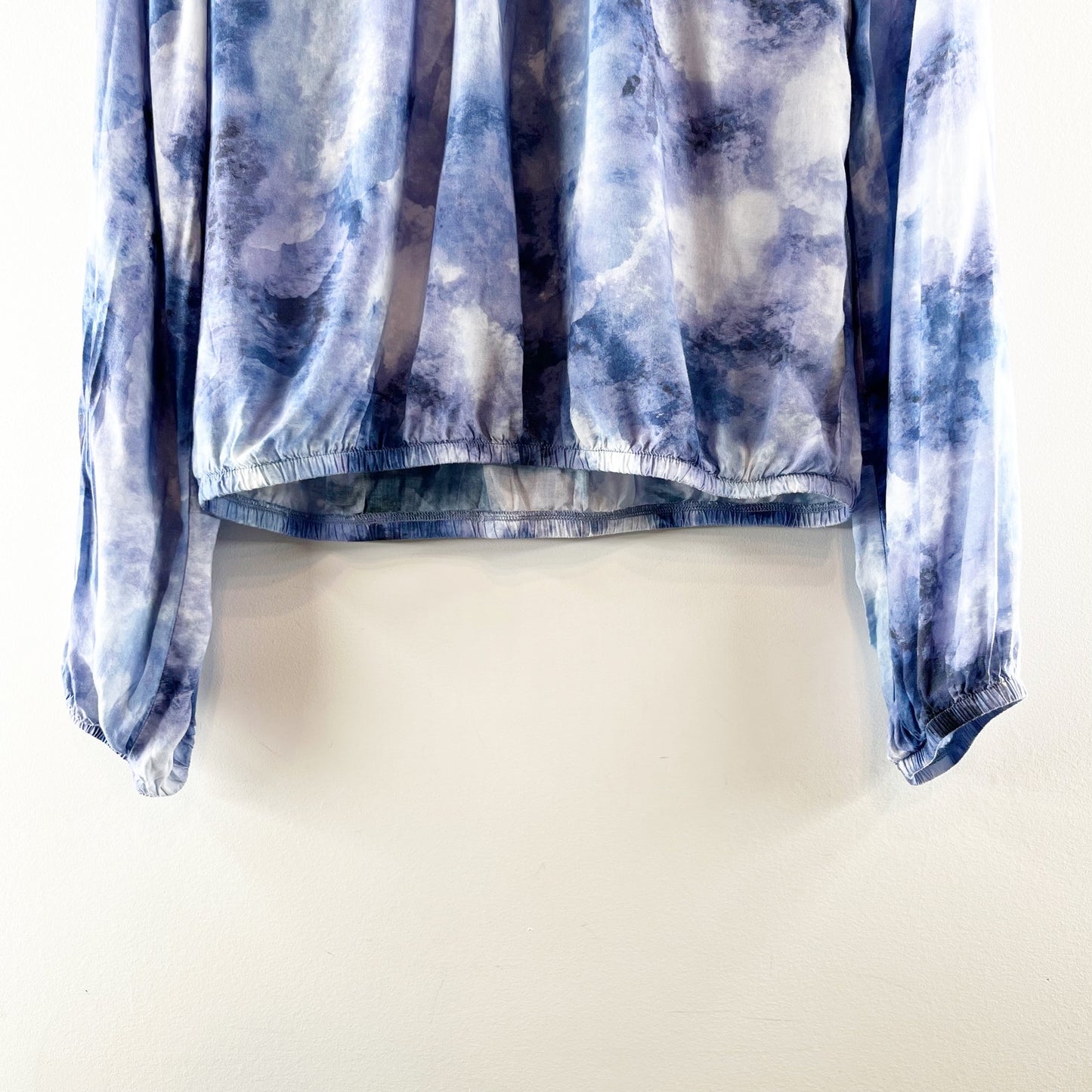 Cloth & Stone by Anthropologie Tie-Dye High Neck Blouse Top Blue Motif Medium