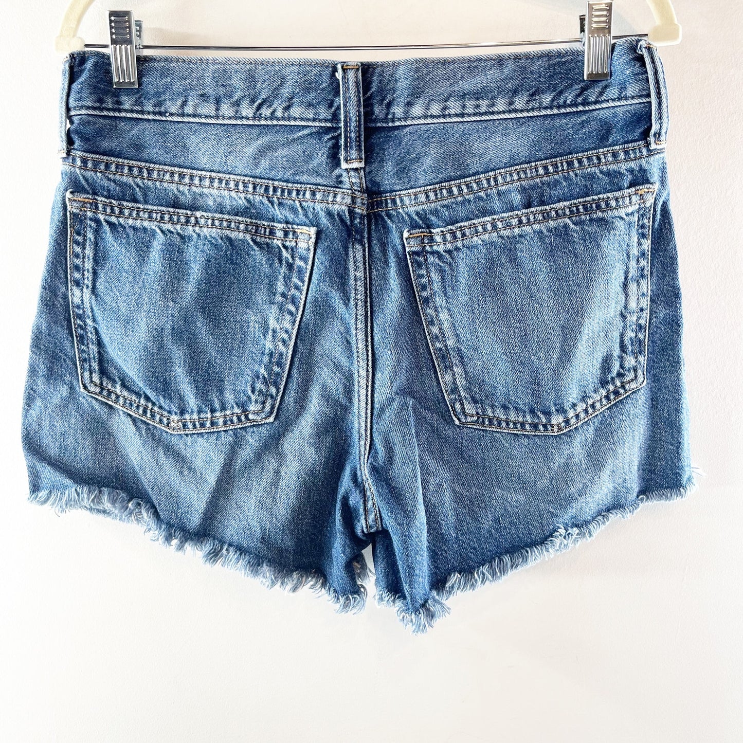 GAP 4" Mid Rise UltraSoft Relaxed Cutoff Jean Shorts Medium Indigo Blue 27 / 4