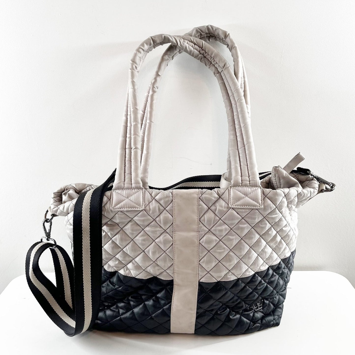 Oliver Thomas Kitchen Sink Colorblock Tote Quilted Bag Purse Gray Black
