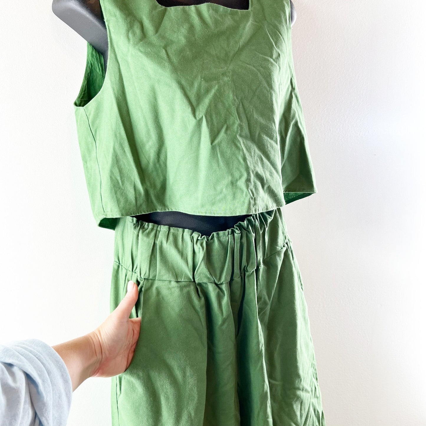 Kourt Willow Cropped Tank Top and Wide Leg Linen Pants Set Green Medium