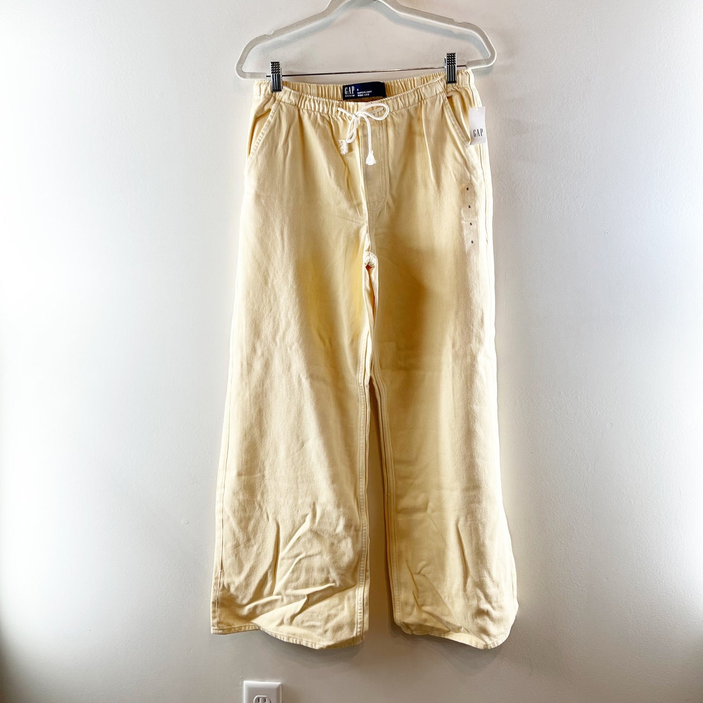 Gap Denim Superlight Mid Rise Soft Pull-On Wide Leg Jeans Vanilla Pudding Small